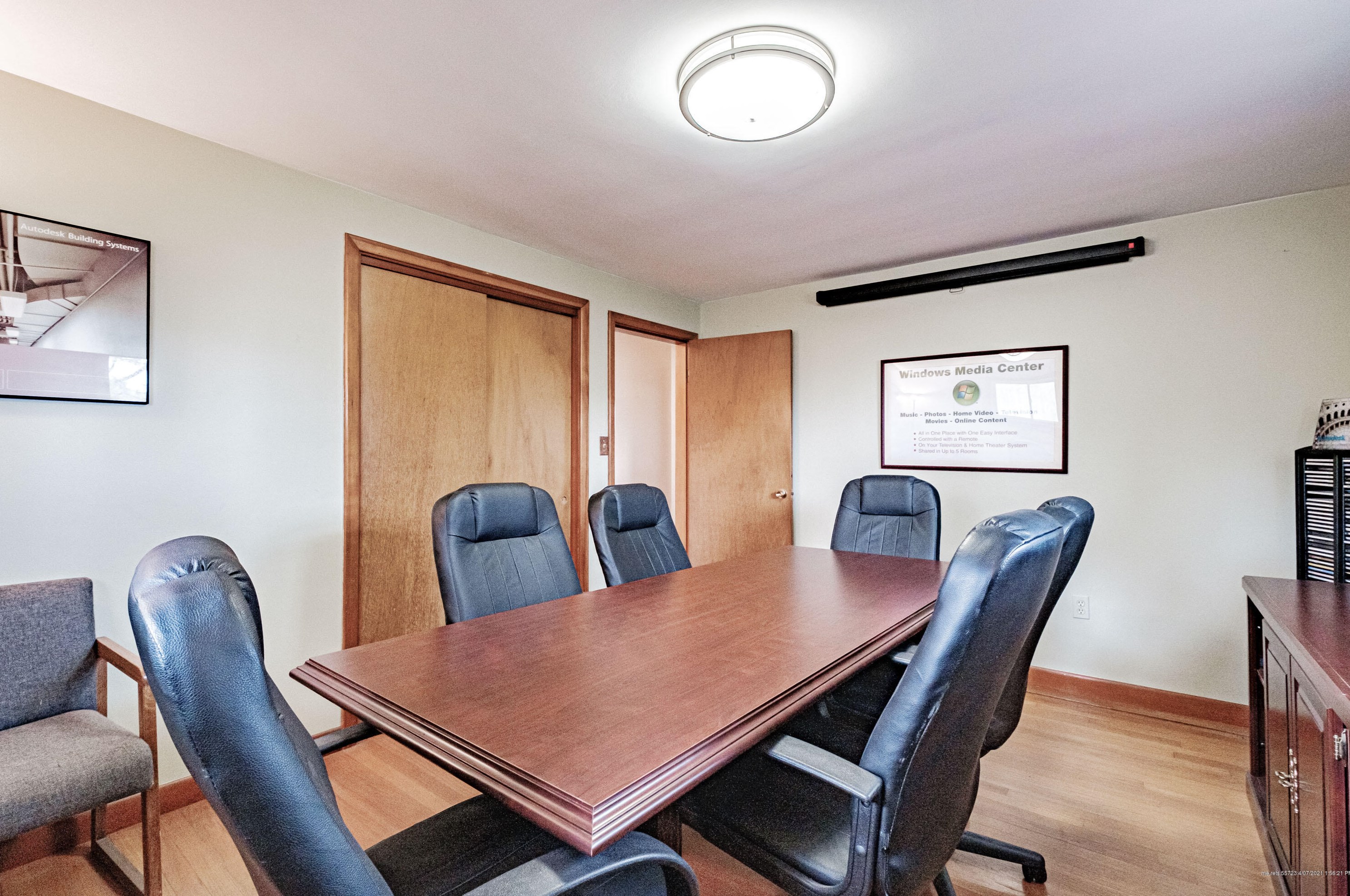 690 Main St, Gorham ME  04038-2622 exterior