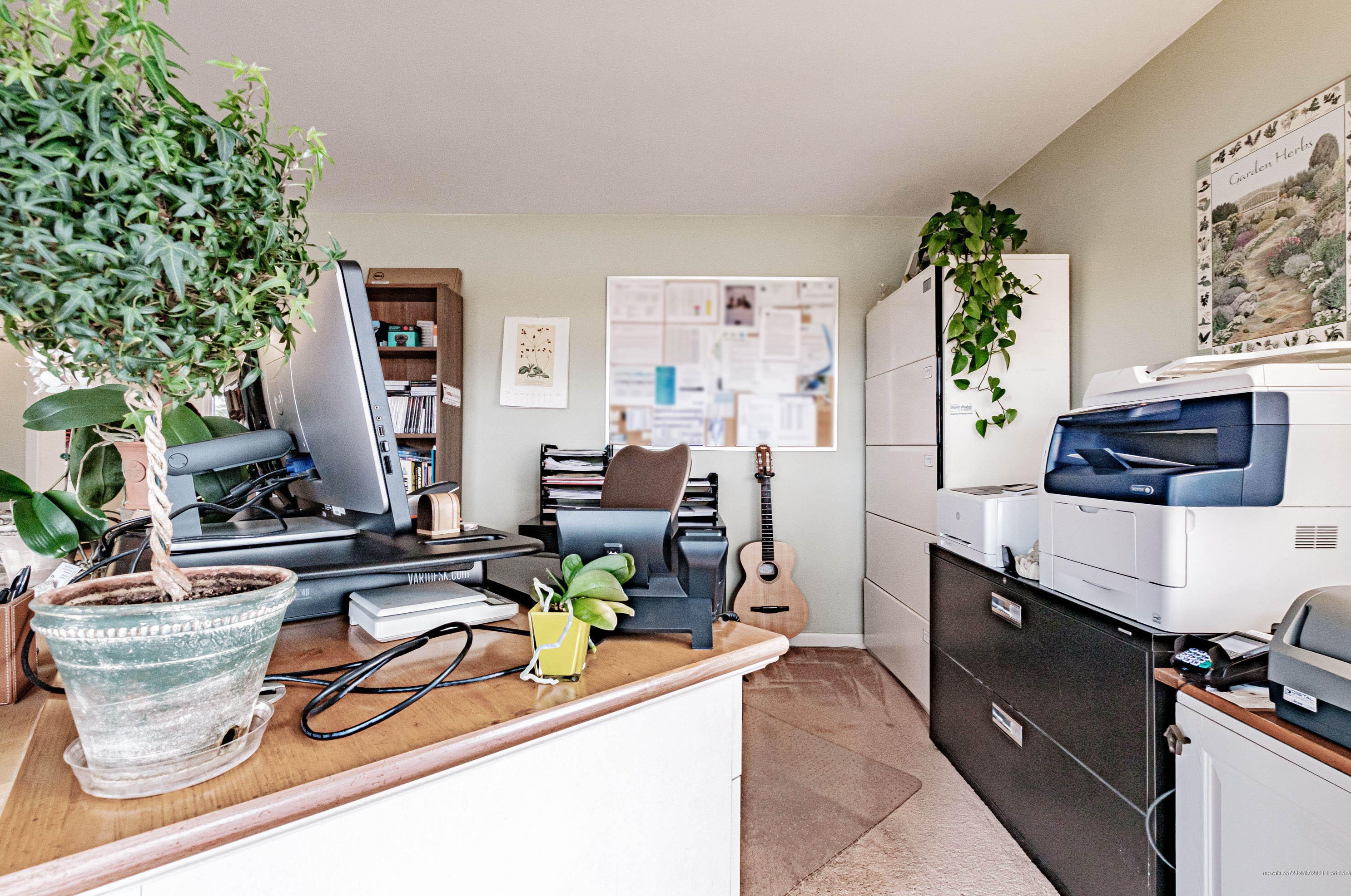 690 Main St, Gorham ME  04038-2622 exterior