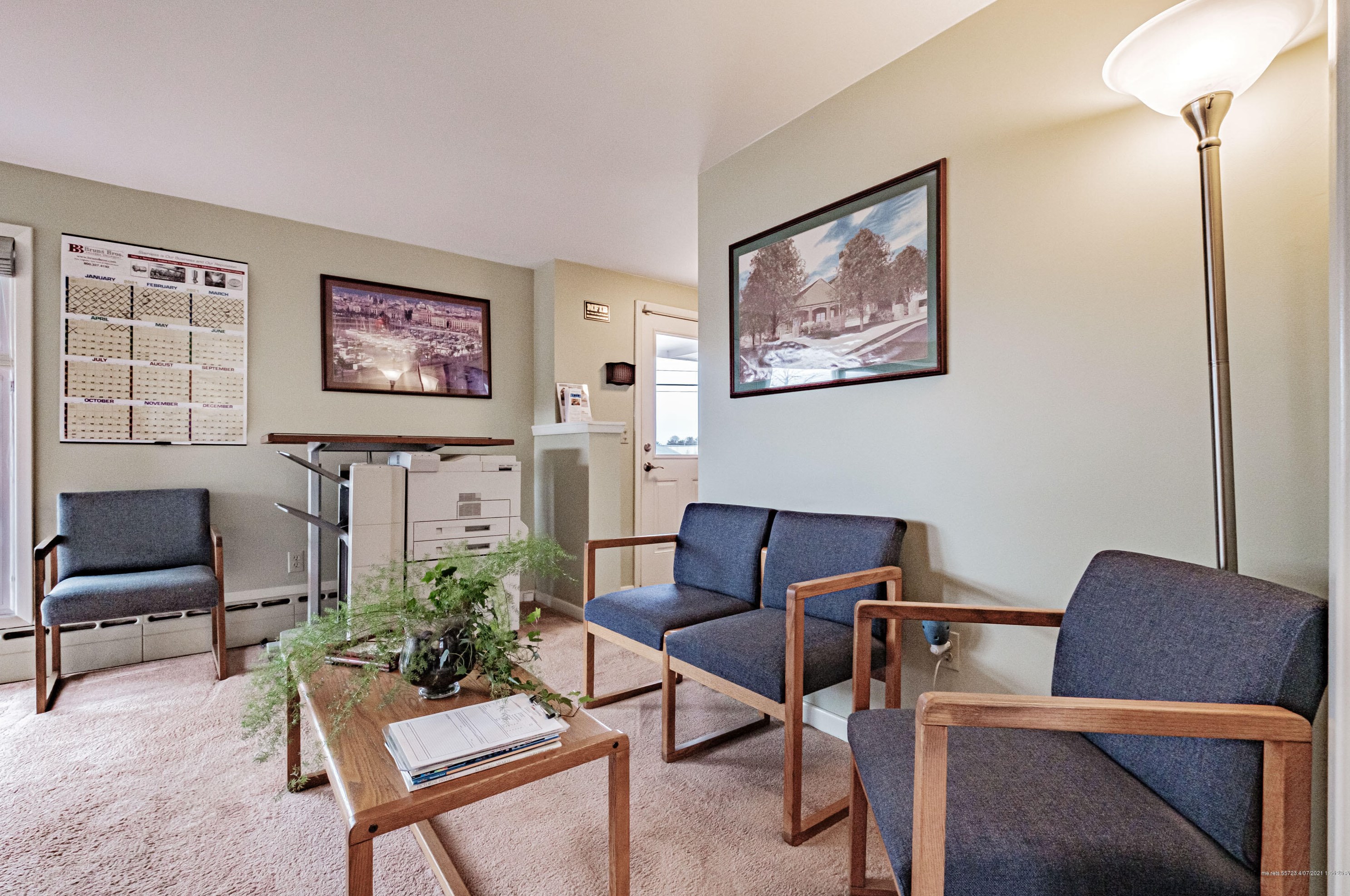 690 Main St, Gorham ME  04038-2622 exterior