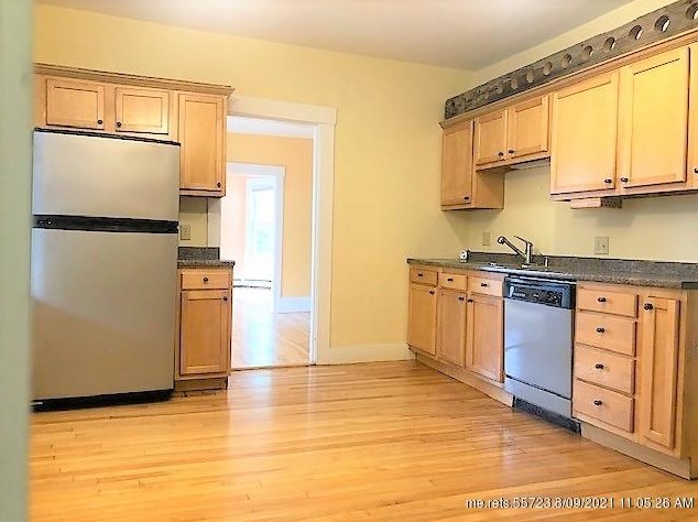 21 Sawyer St, Portland ME 04106-2128 exterior