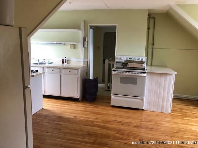 21 Sawyer St, Portland ME 04106-2128 exterior