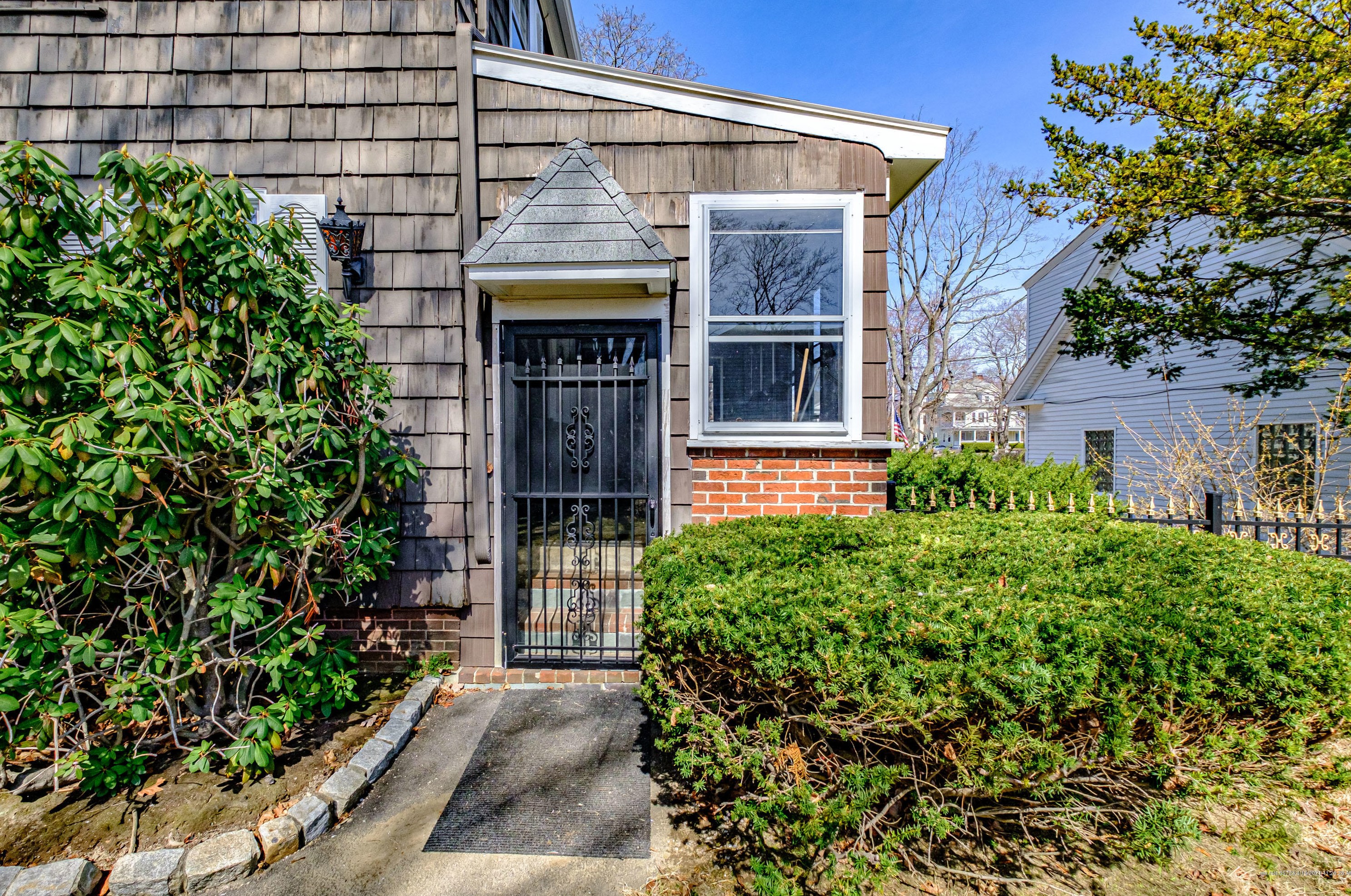 10 Sheffield St, Portland ME  04102-2706 exterior