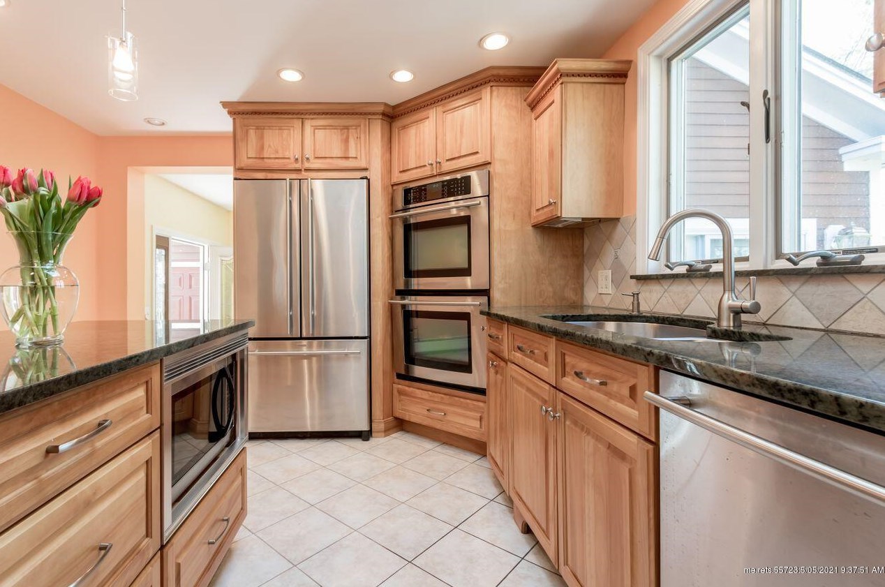 31 Winding Way, Portland ME  04102-1726 exterior