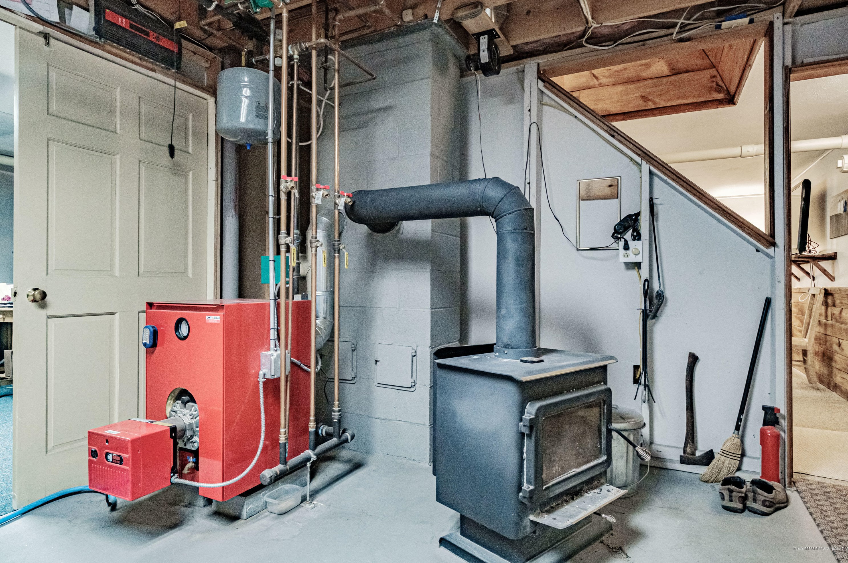 577 Gray Rd, Windham ME  04062-4880 exterior