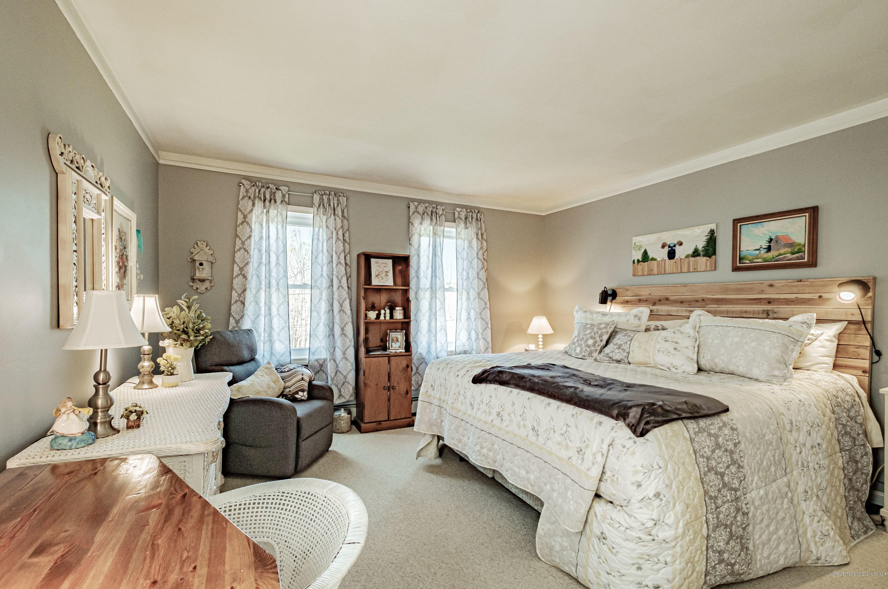 577 Gray Rd, Windham ME  04062-4880 exterior