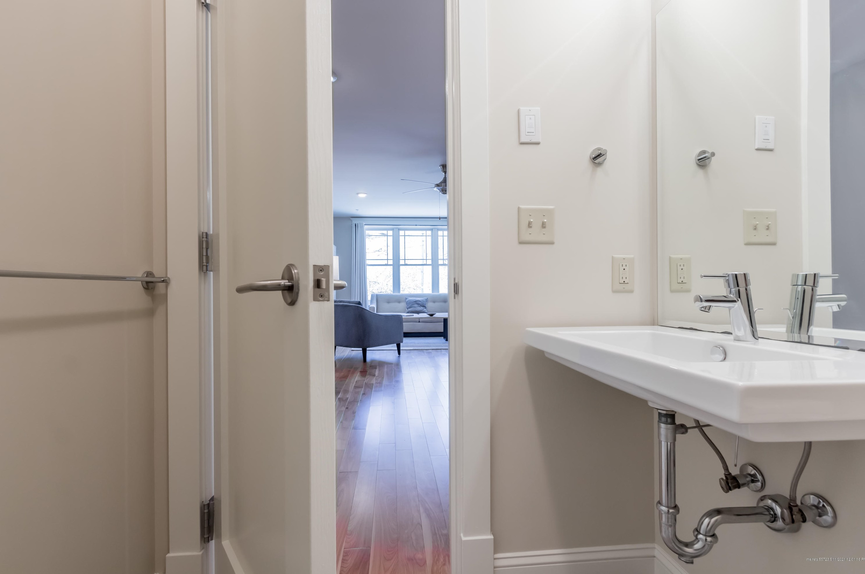 156 Sheridan St, Portland ME 04101-2626 exterior