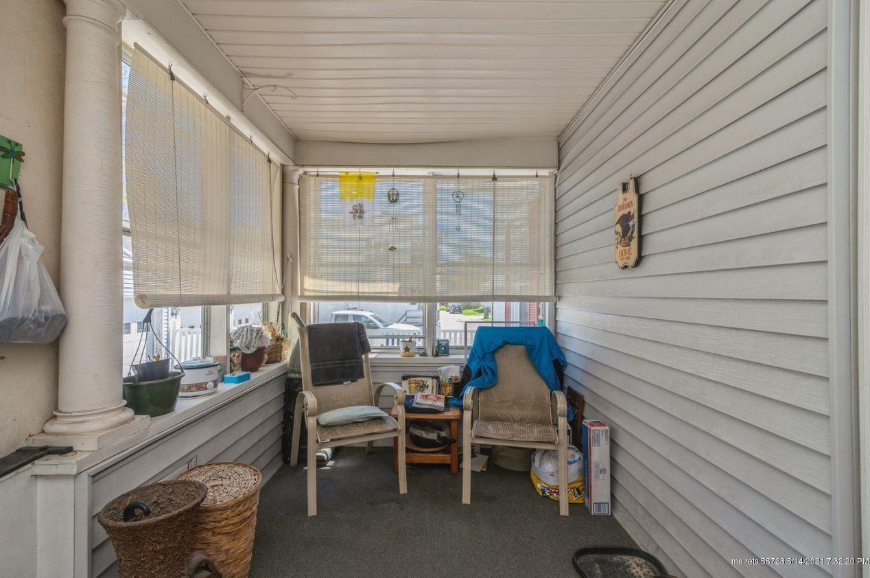 52 Cleveland St, Saco ME  04072-2819 exterior