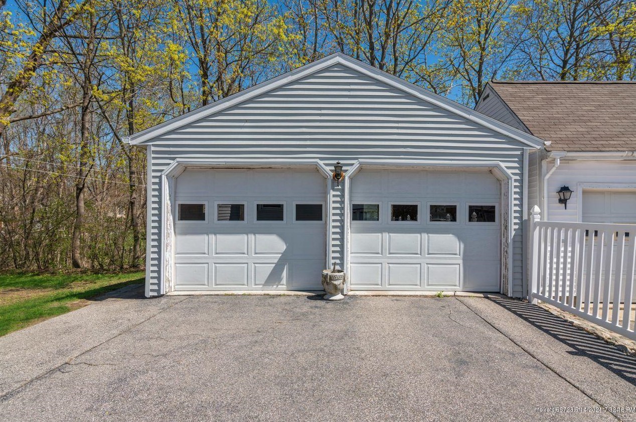 52 Cleveland St, Saco ME  04072-2819 exterior