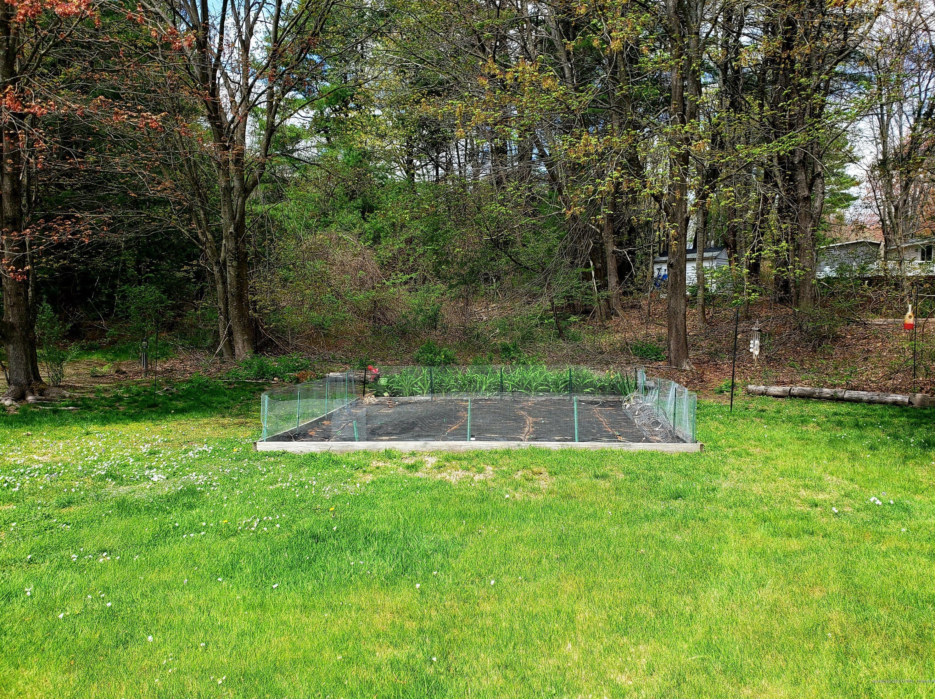 11 Dode Dr, Saco ME  04072-9657 exterior