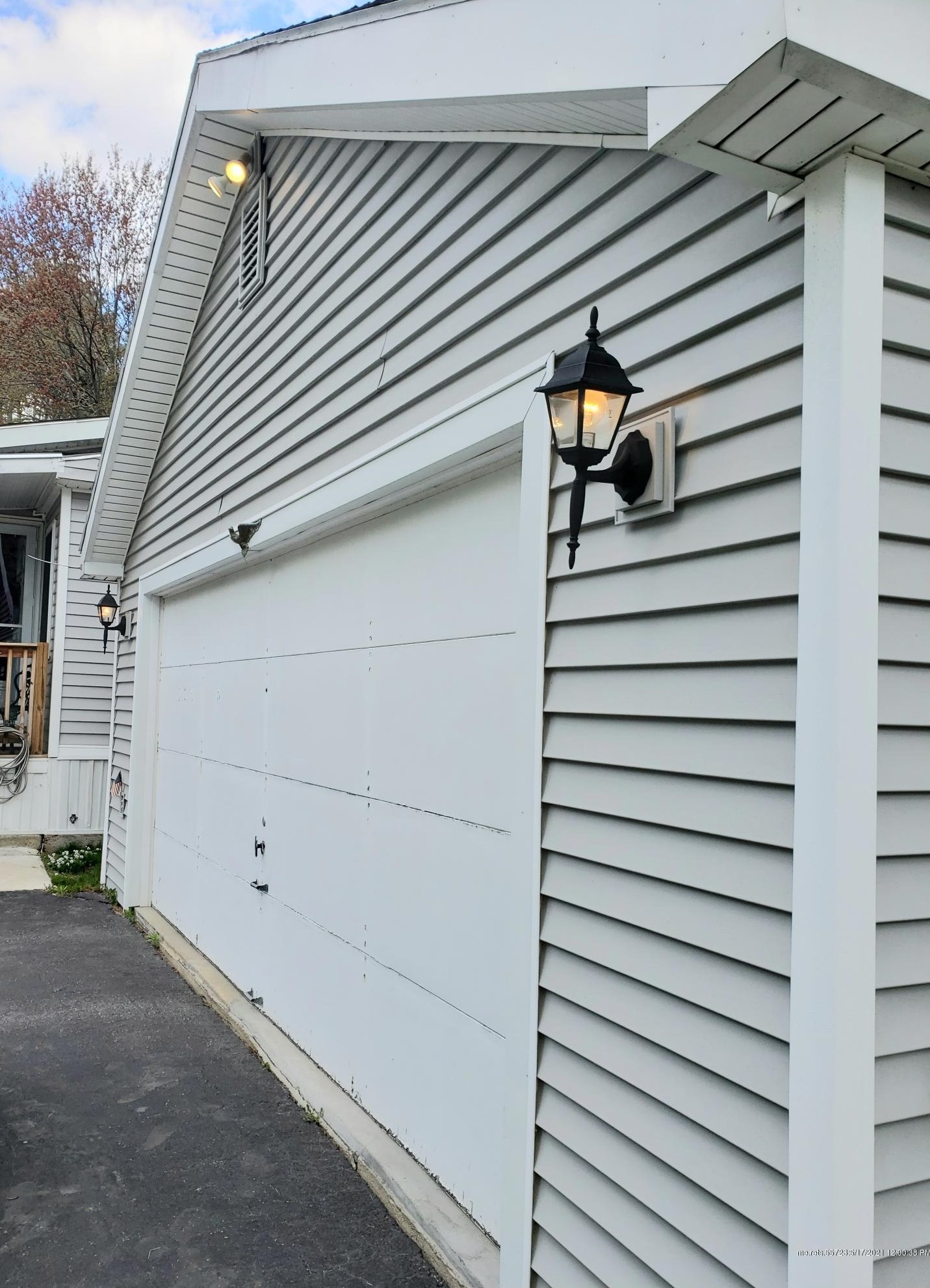 11 Dode Dr, Saco ME  04072-9657 exterior