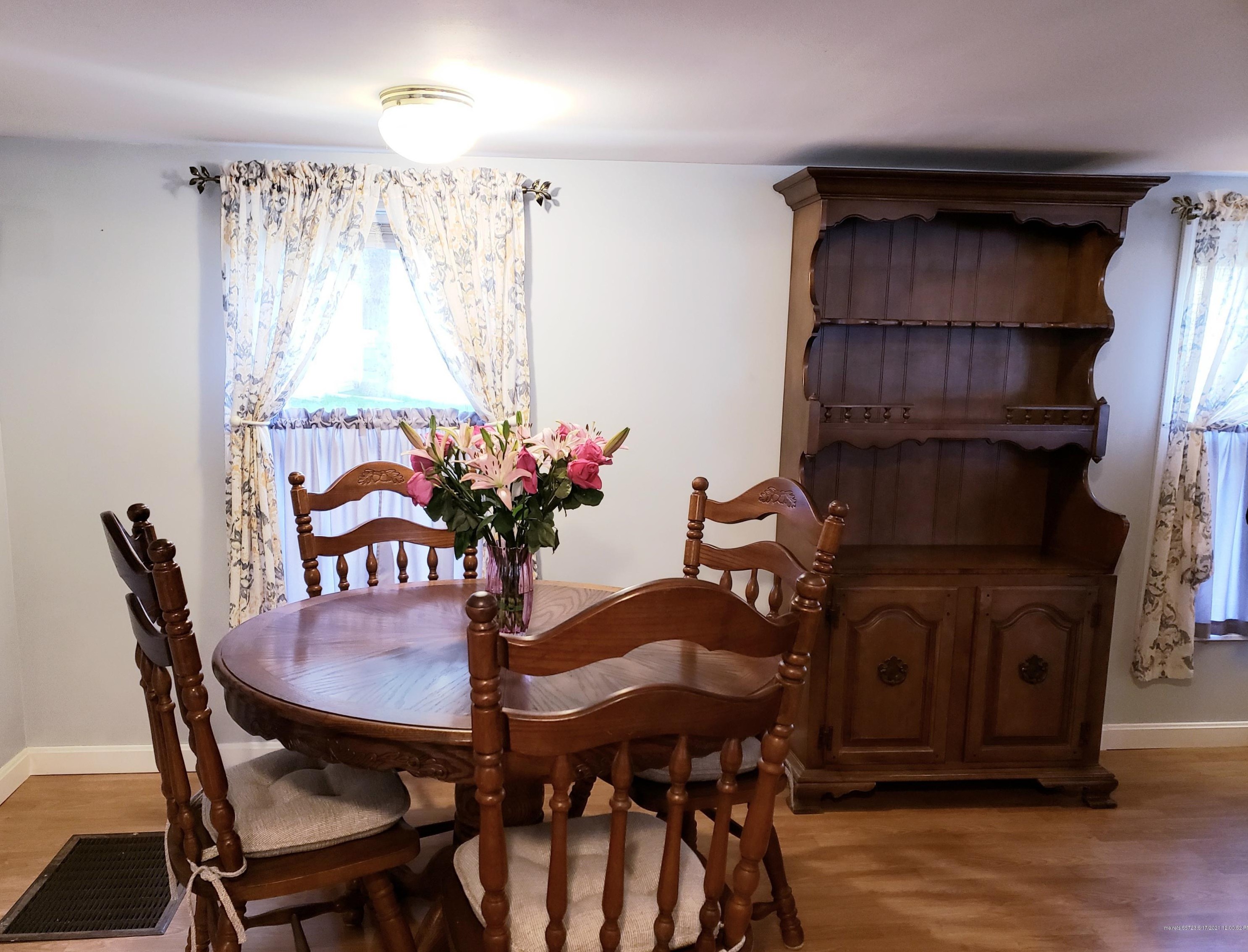 11 Dode Dr, Saco ME  04072-9657 exterior