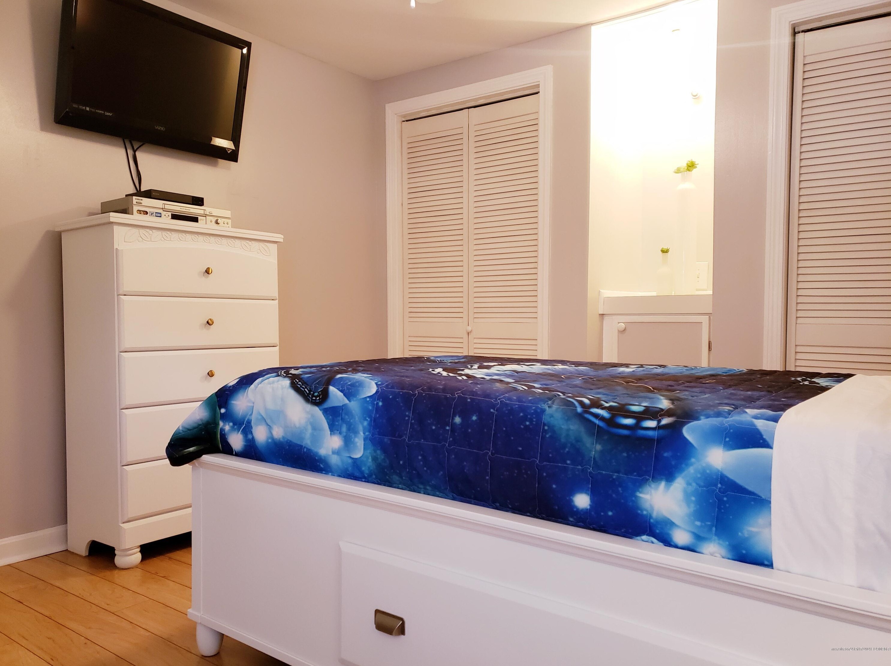 11 Dode Dr, Saco ME  04072-9657 exterior