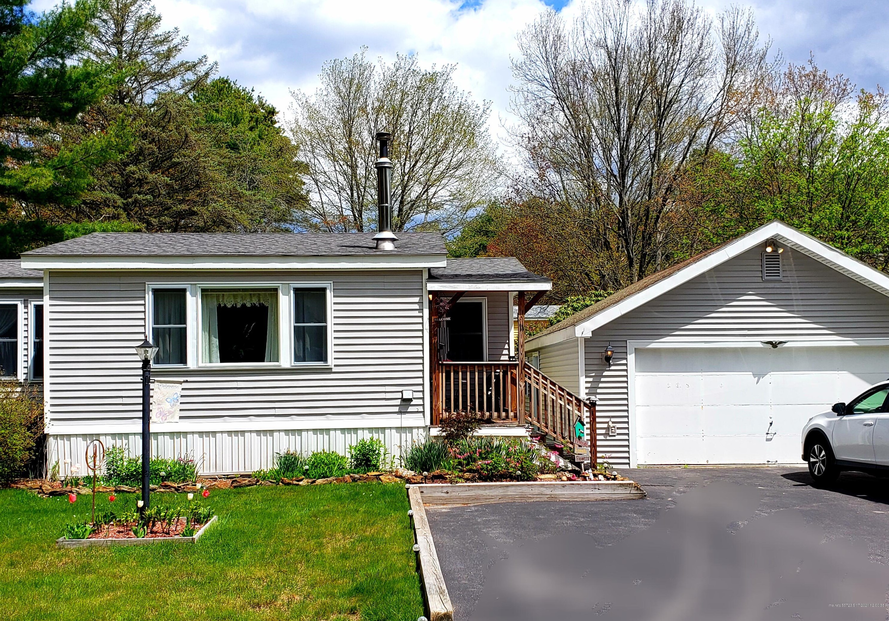 11 Dode Dr, Saco ME  04072-9657 exterior