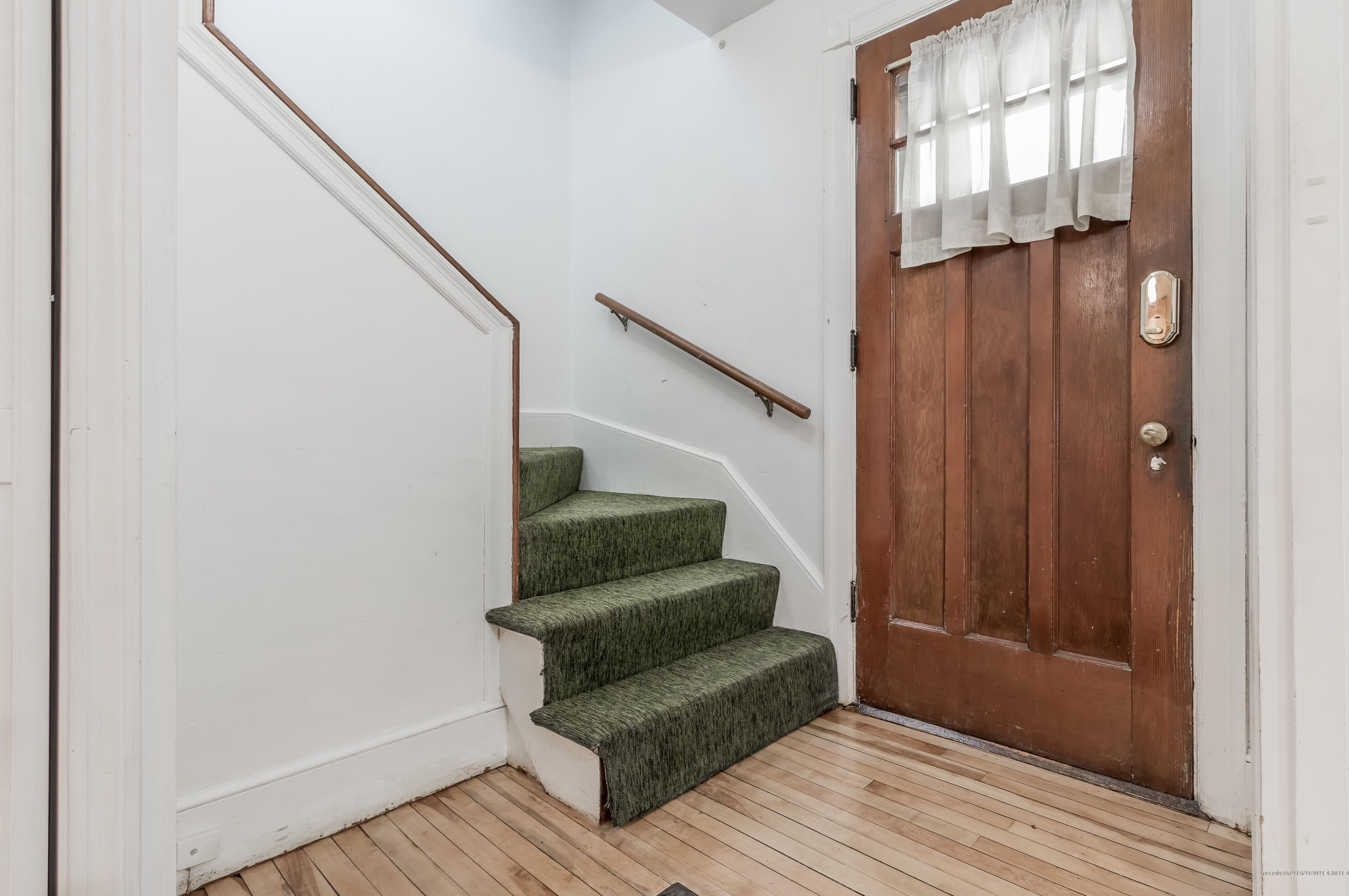 27 Middle St, Westbrook ME  04092-3346 exterior