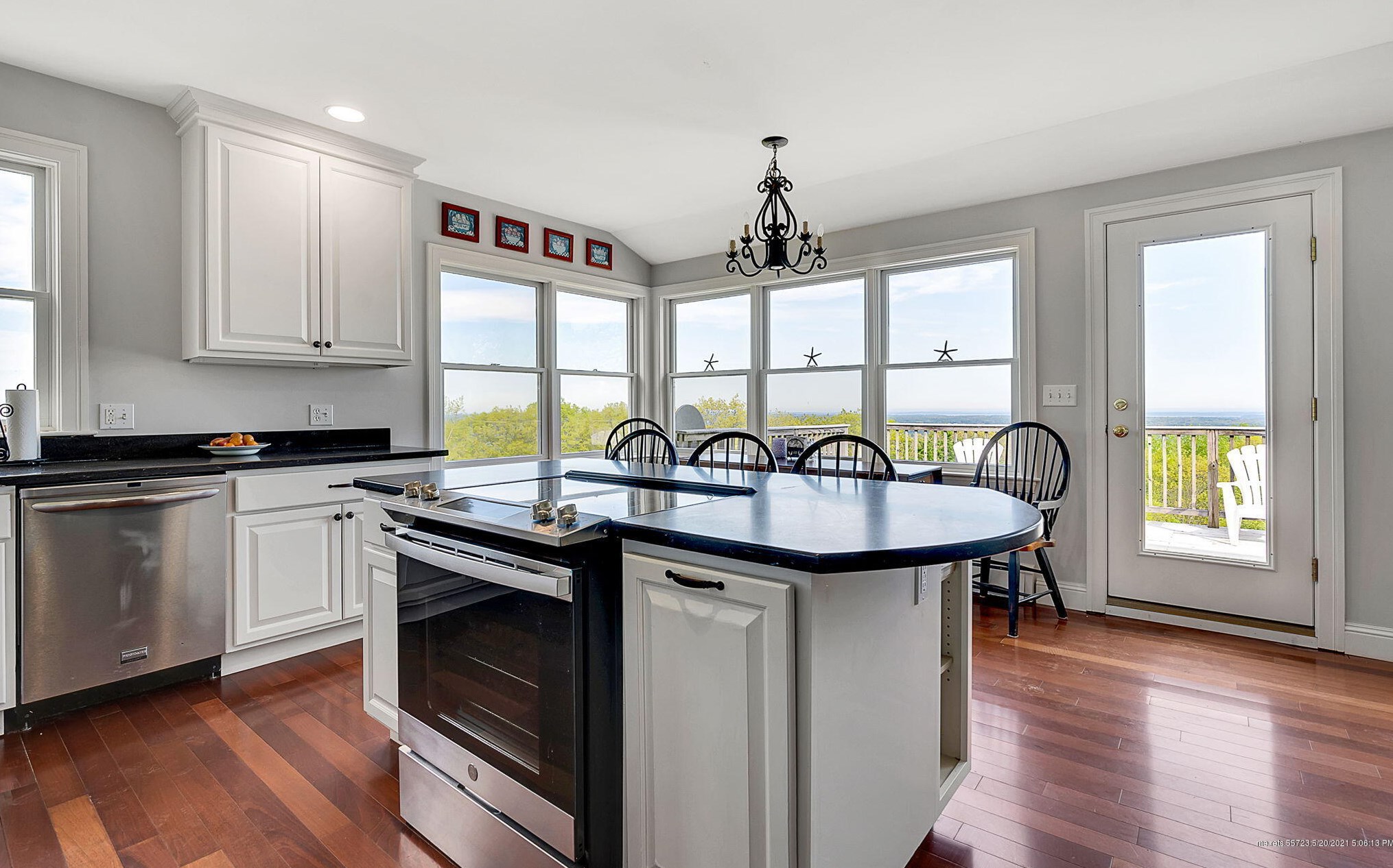 8 Victoria Ln, Portland ME  04105-2541 exterior