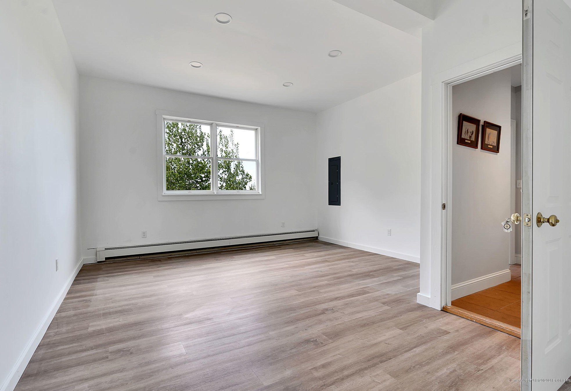 8 Victoria Ln, Portland ME  04105-2541 exterior