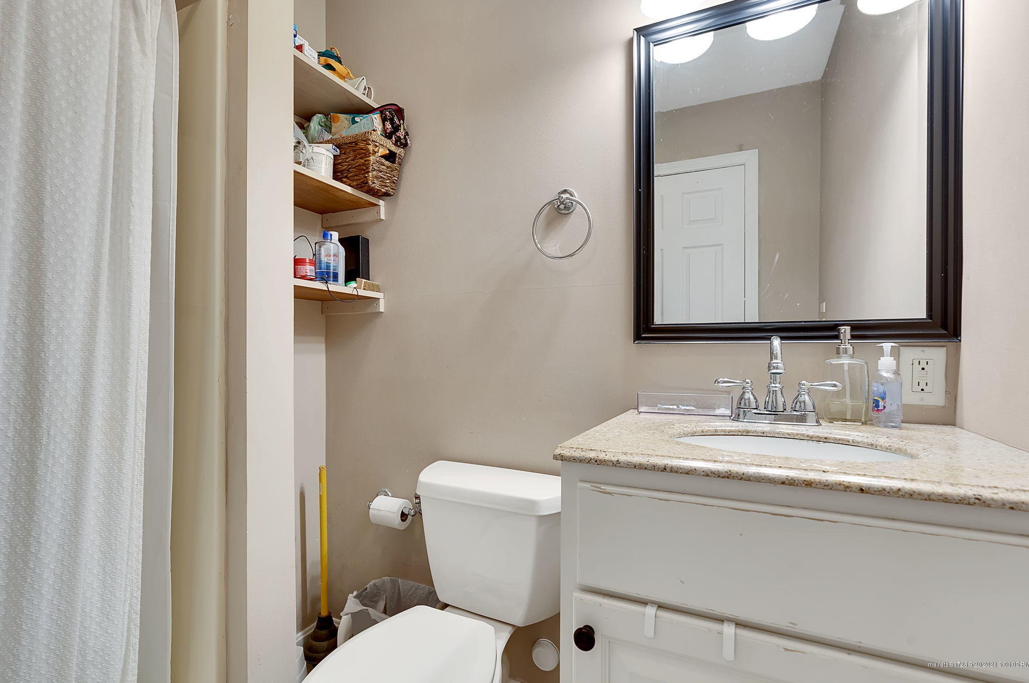 8 Victoria Ln, Portland ME  04105-2541 exterior