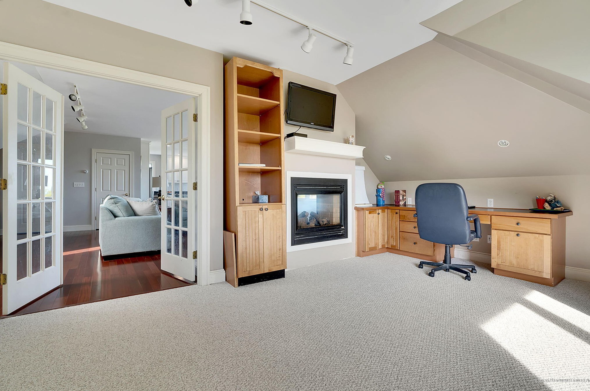 8 Victoria Ln, Portland ME  04105-2541 exterior