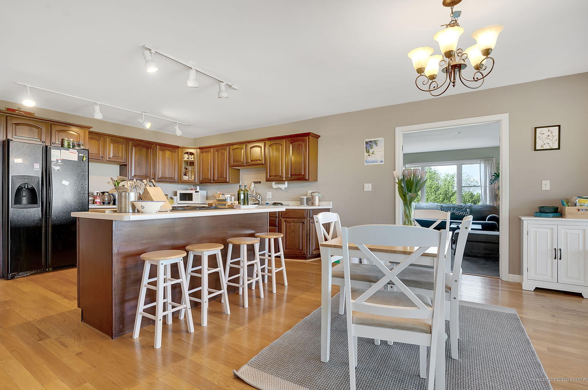 8 Victoria Ln, Portland ME  04105-2541 exterior