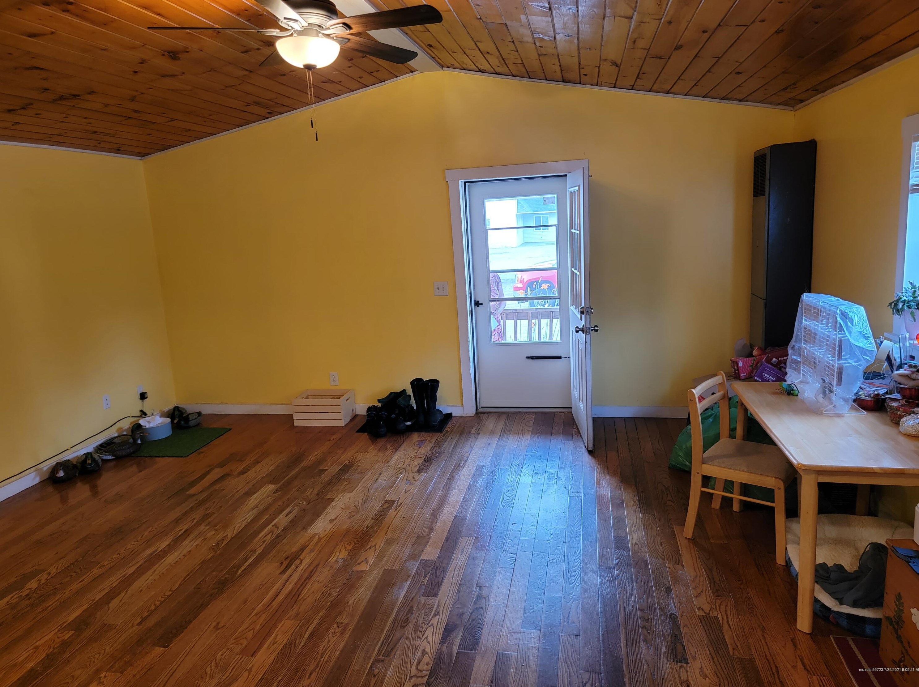 460 Main St, Lincoln ME  04457-4764 exterior