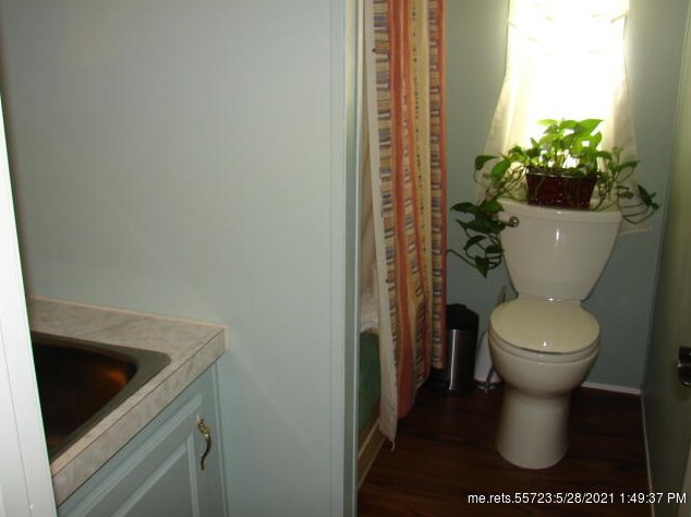 282 Main St, Madison ME  04950-4207 exterior