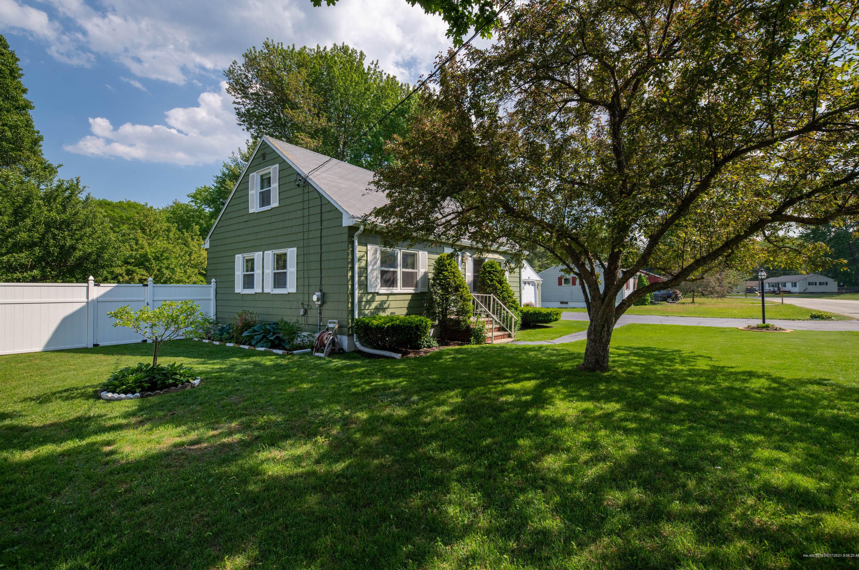 59 Oriole St, Westbrook ME  04092-3813 exterior
