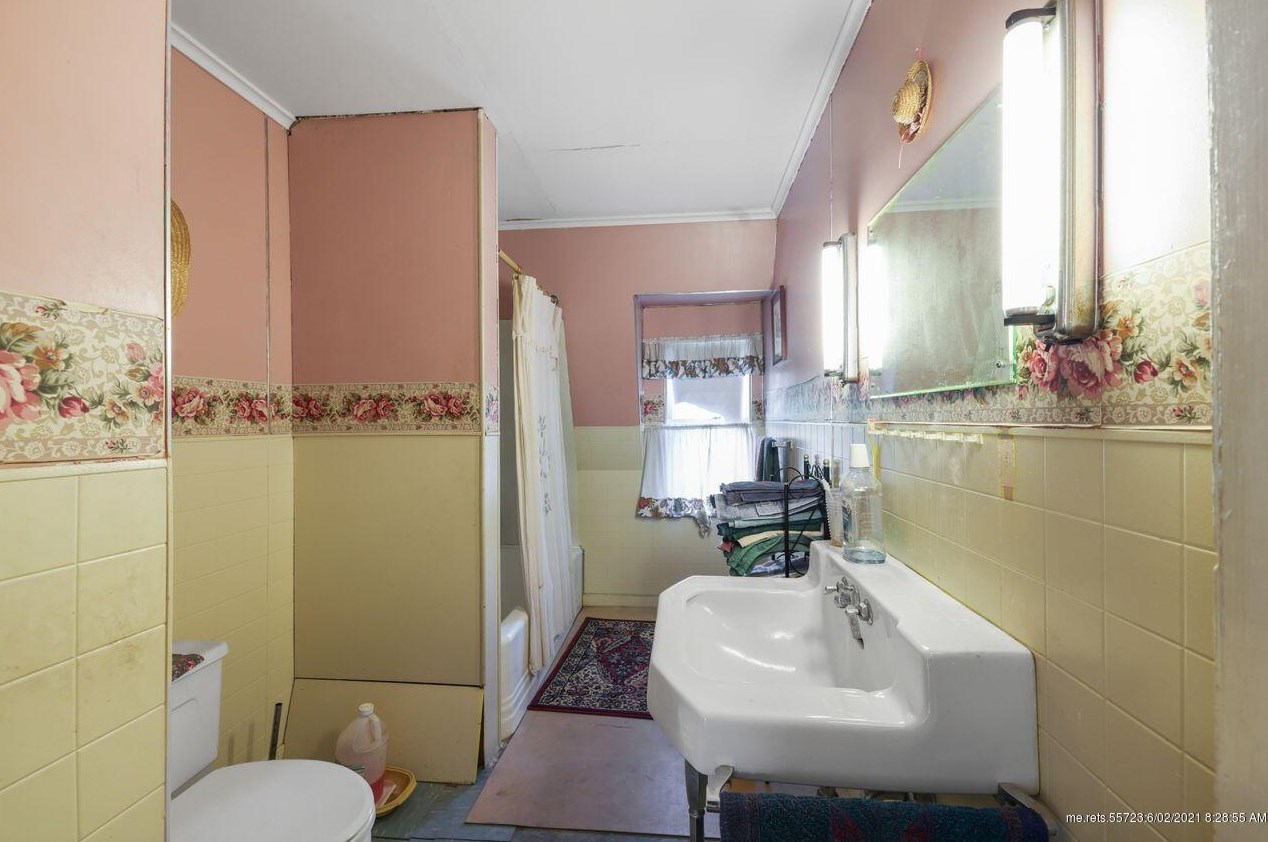 15 Cleveland St, Saco ME  04072-2818 exterior