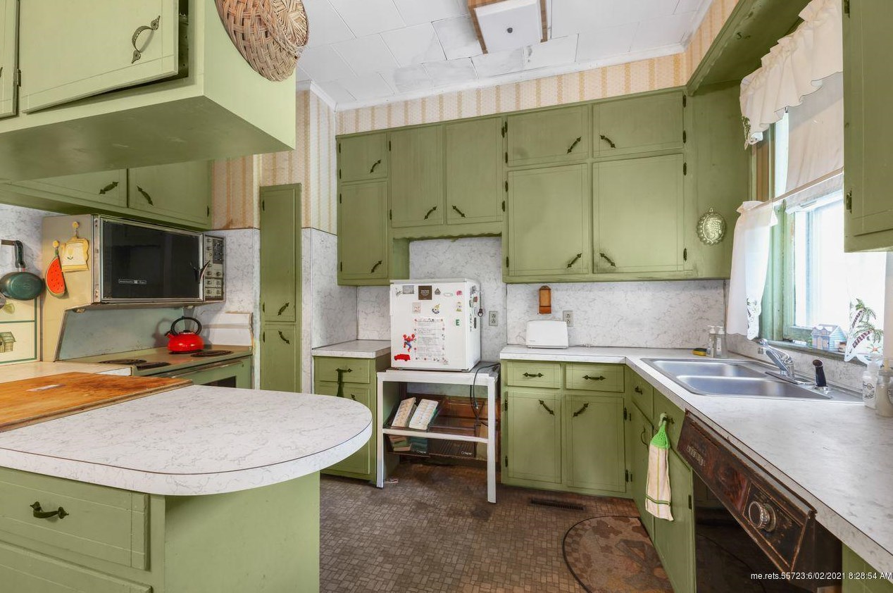 15 Cleveland St, Saco ME  04072-2818 exterior