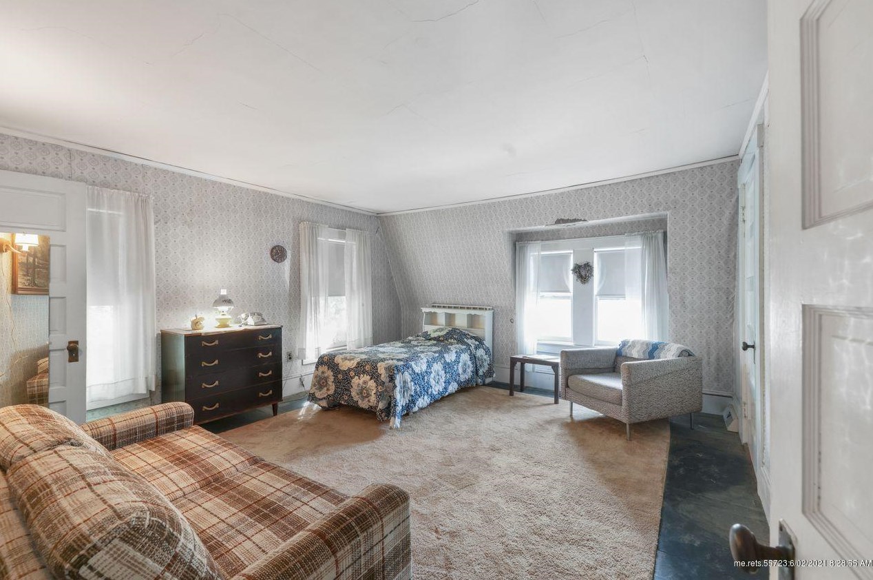 15 Cleveland St, Saco ME  04072-2818 exterior