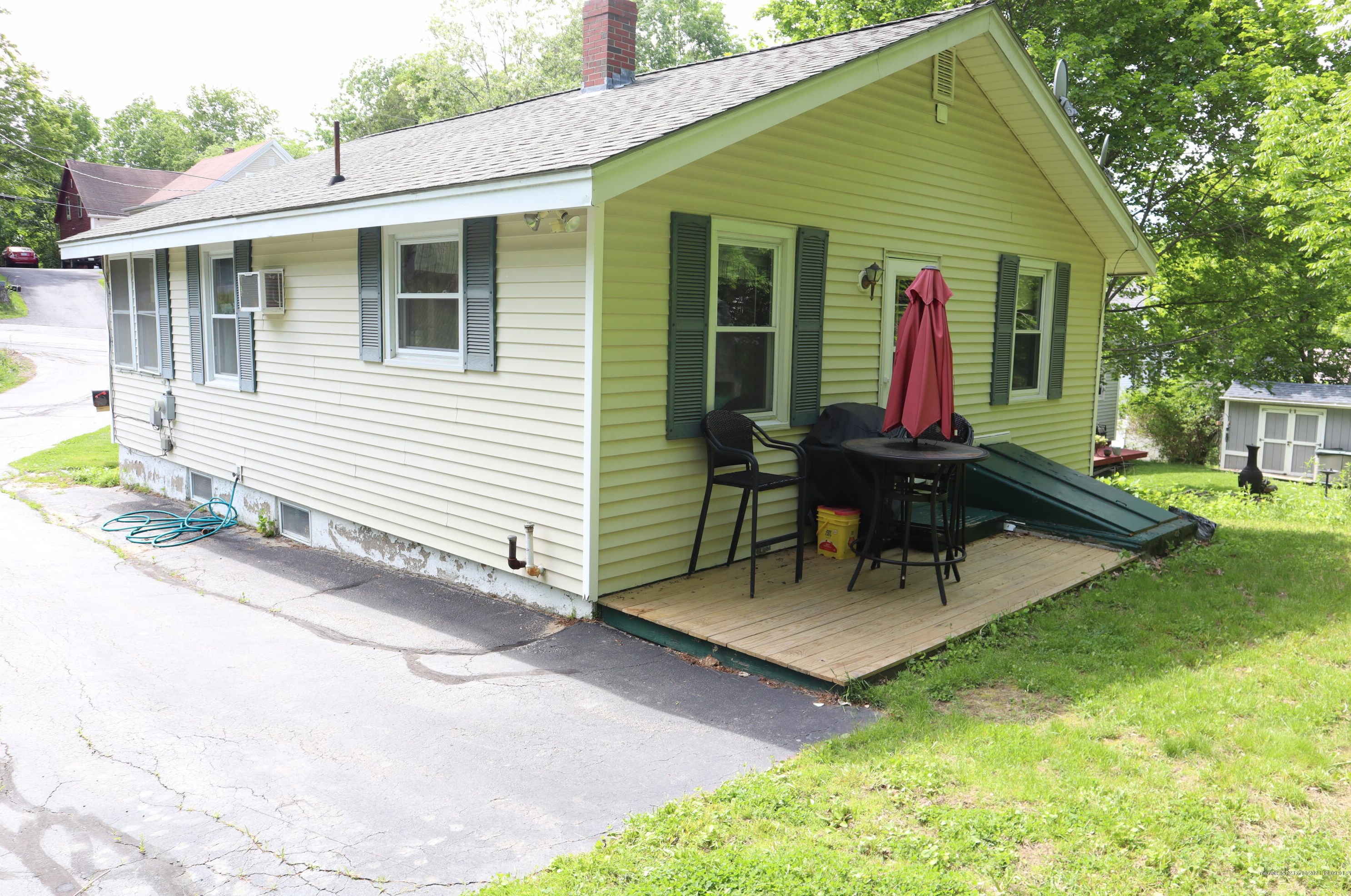 22 Maple St, Pittston ME  04345-2022 exterior