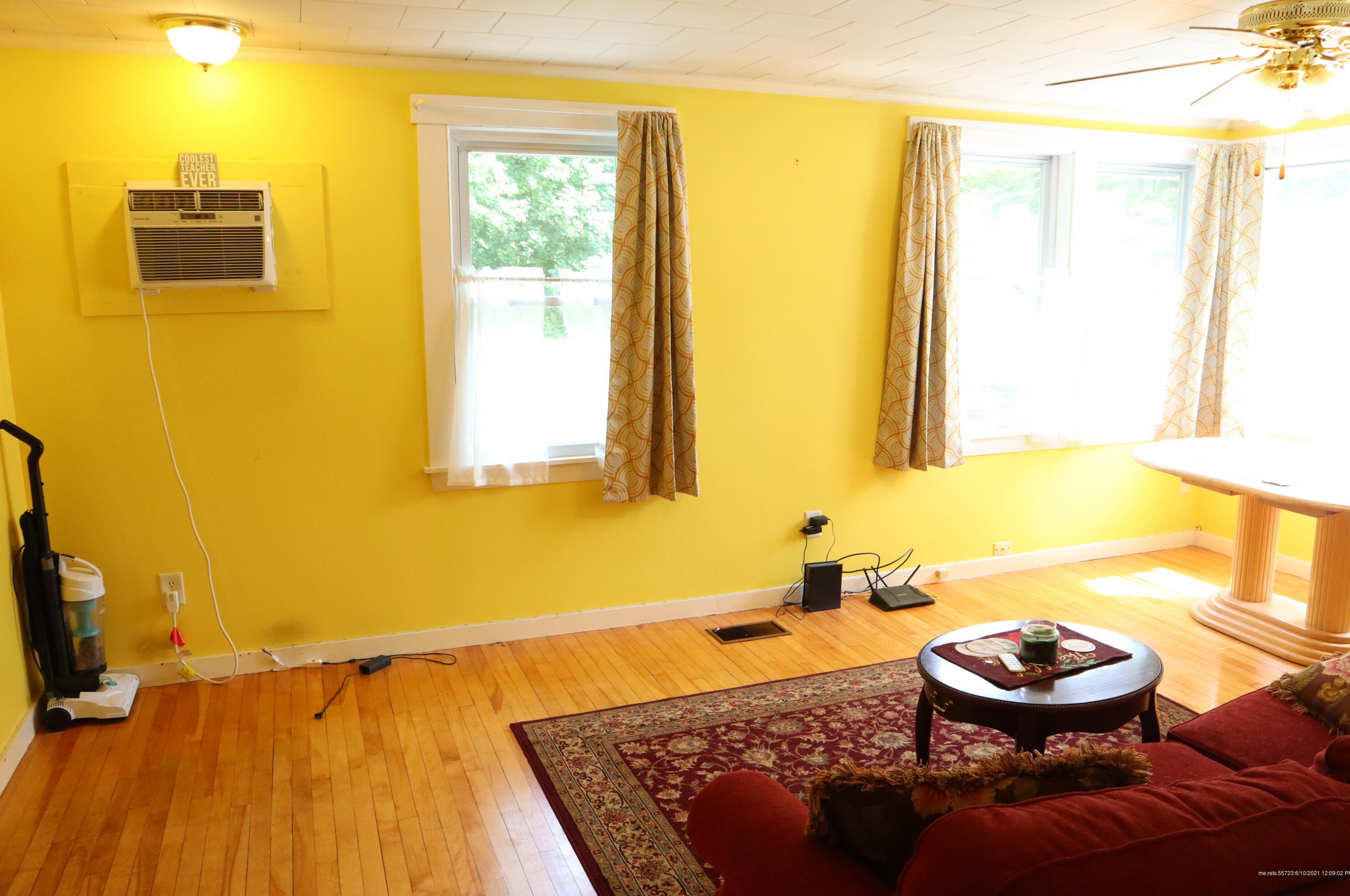 22 Maple St, Pittston ME  04345-2022 exterior