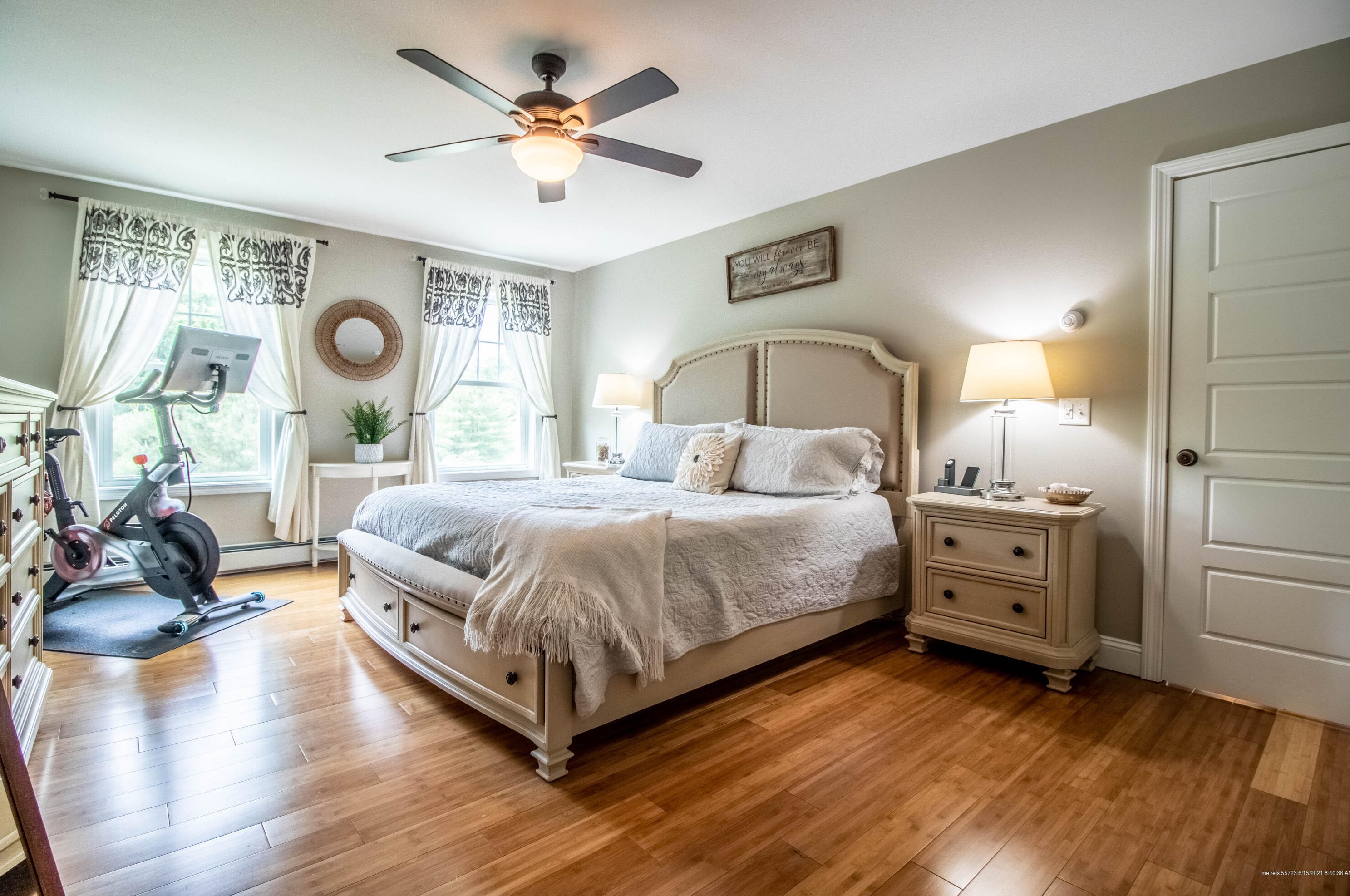 10 Louise St, Gorham ME  04038-1816 exterior