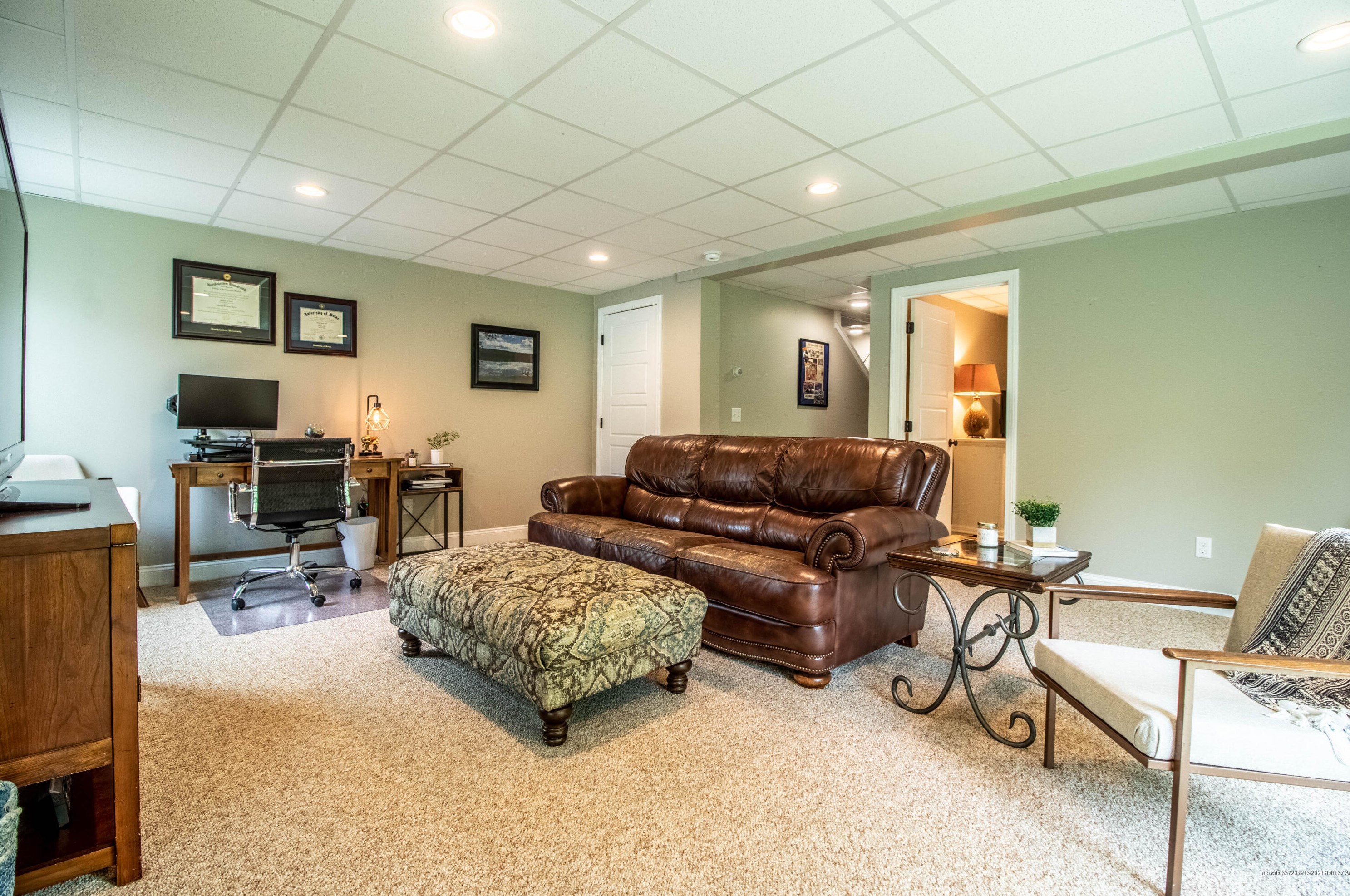 10 Louise St, Gorham ME  04038-1816 exterior