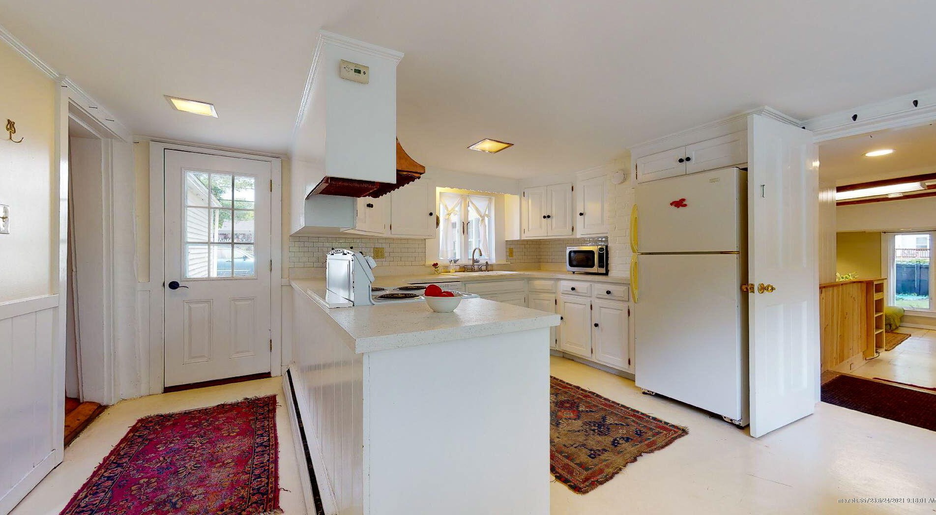 267 Foreside Rd, Portland ME  04105-1729 exterior