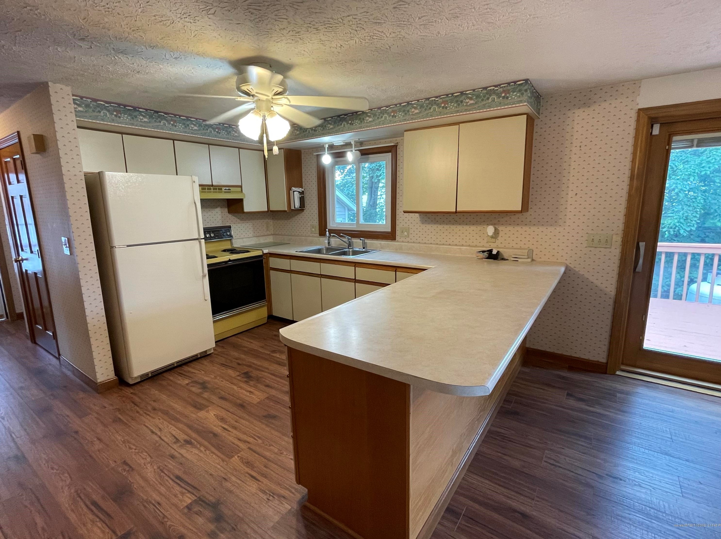 212 Prospect St, Westbrook ME  04092-2648 exterior