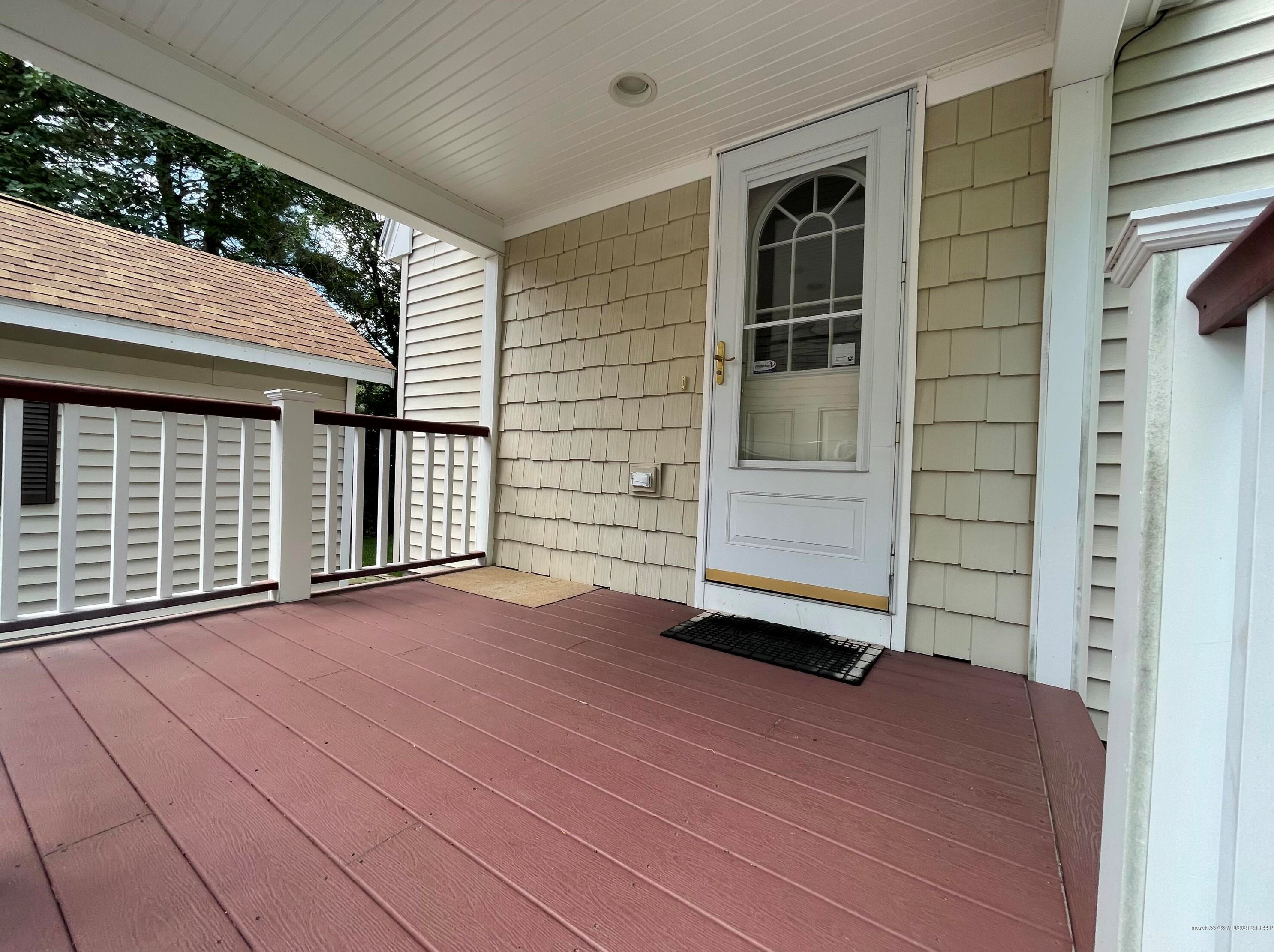 212 Prospect St, Westbrook ME  04092-2648 exterior