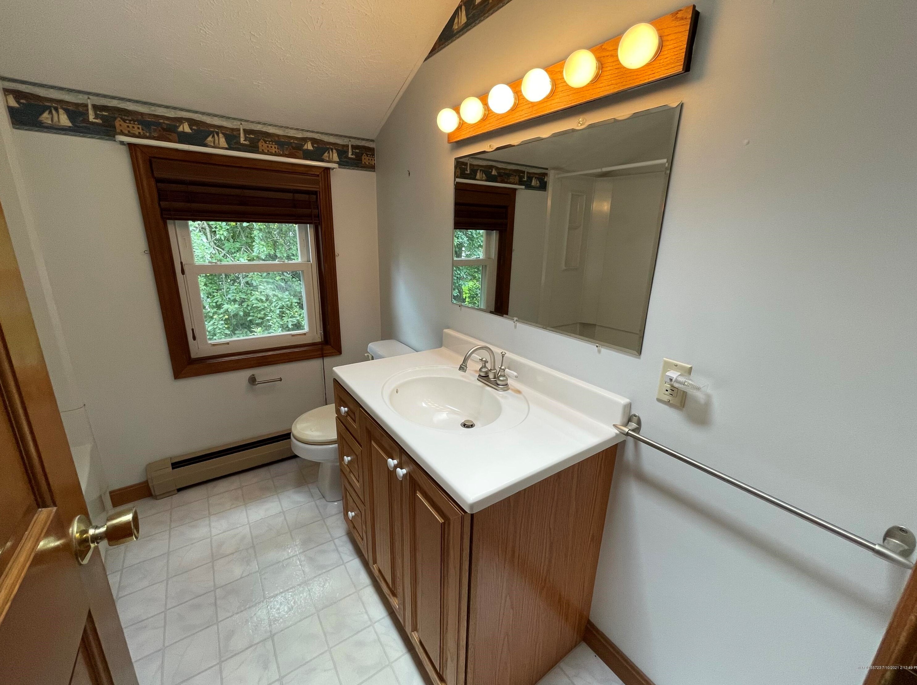 212 Prospect St, Westbrook ME  04092-2648 exterior