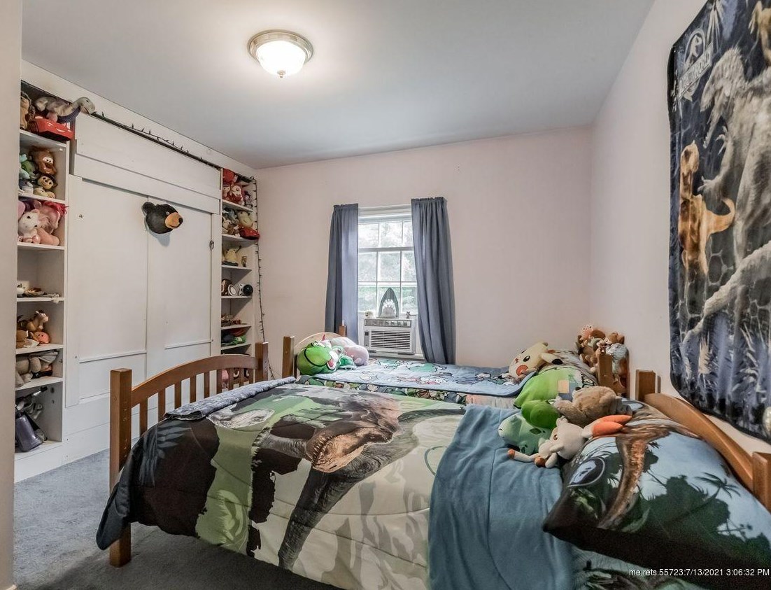 16 Heritage Ln, Windham ME  04062-4982 exterior