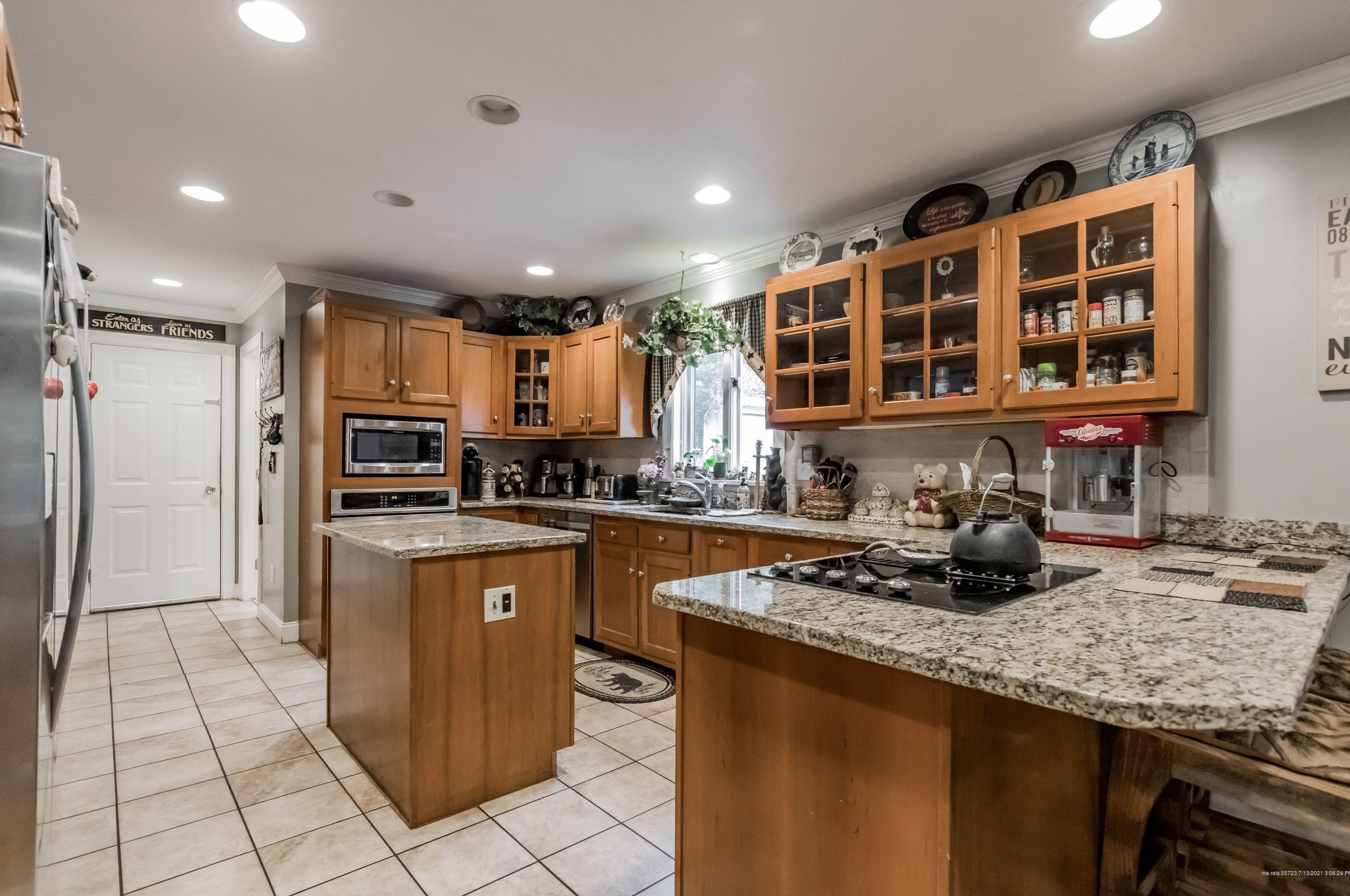 16 Heritage Ln, Windham ME  04062-4982 exterior