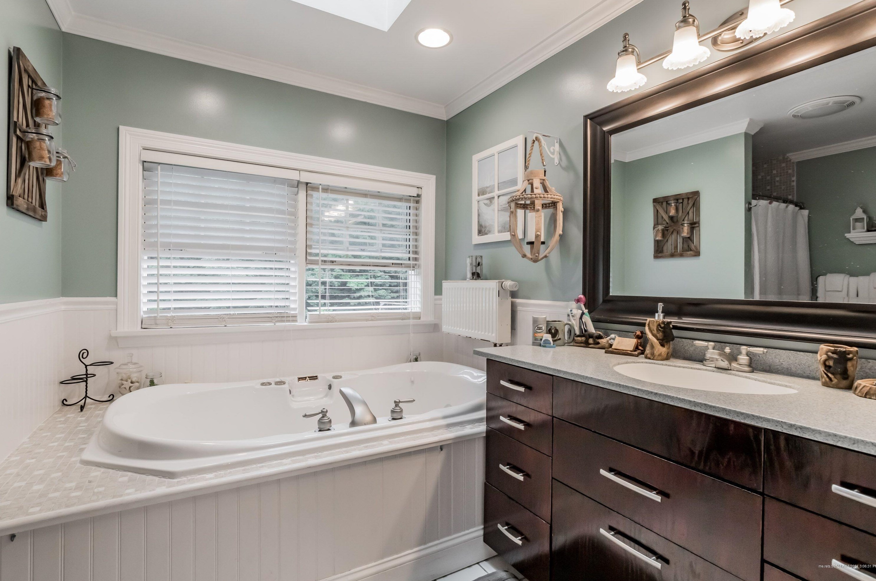 16 Heritage Ln, Windham ME  04062-4982 exterior