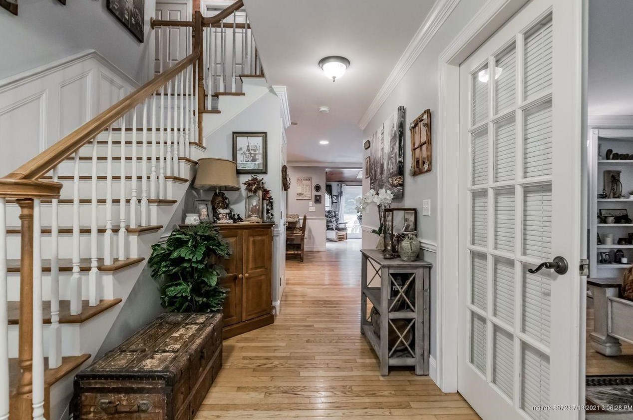 16 Heritage Ln, Windham ME  04062-4982 exterior