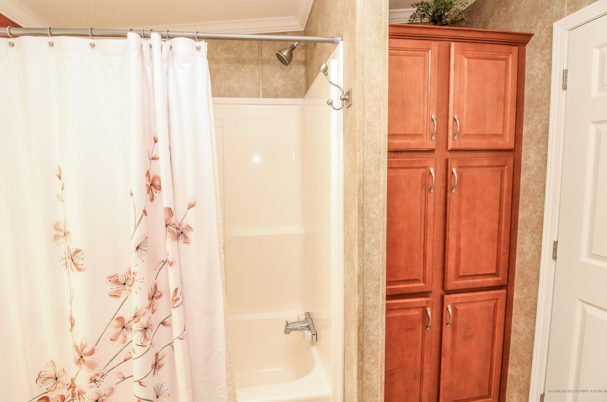 9 Ledge Cir, Bangor ME  04401-2594 exterior