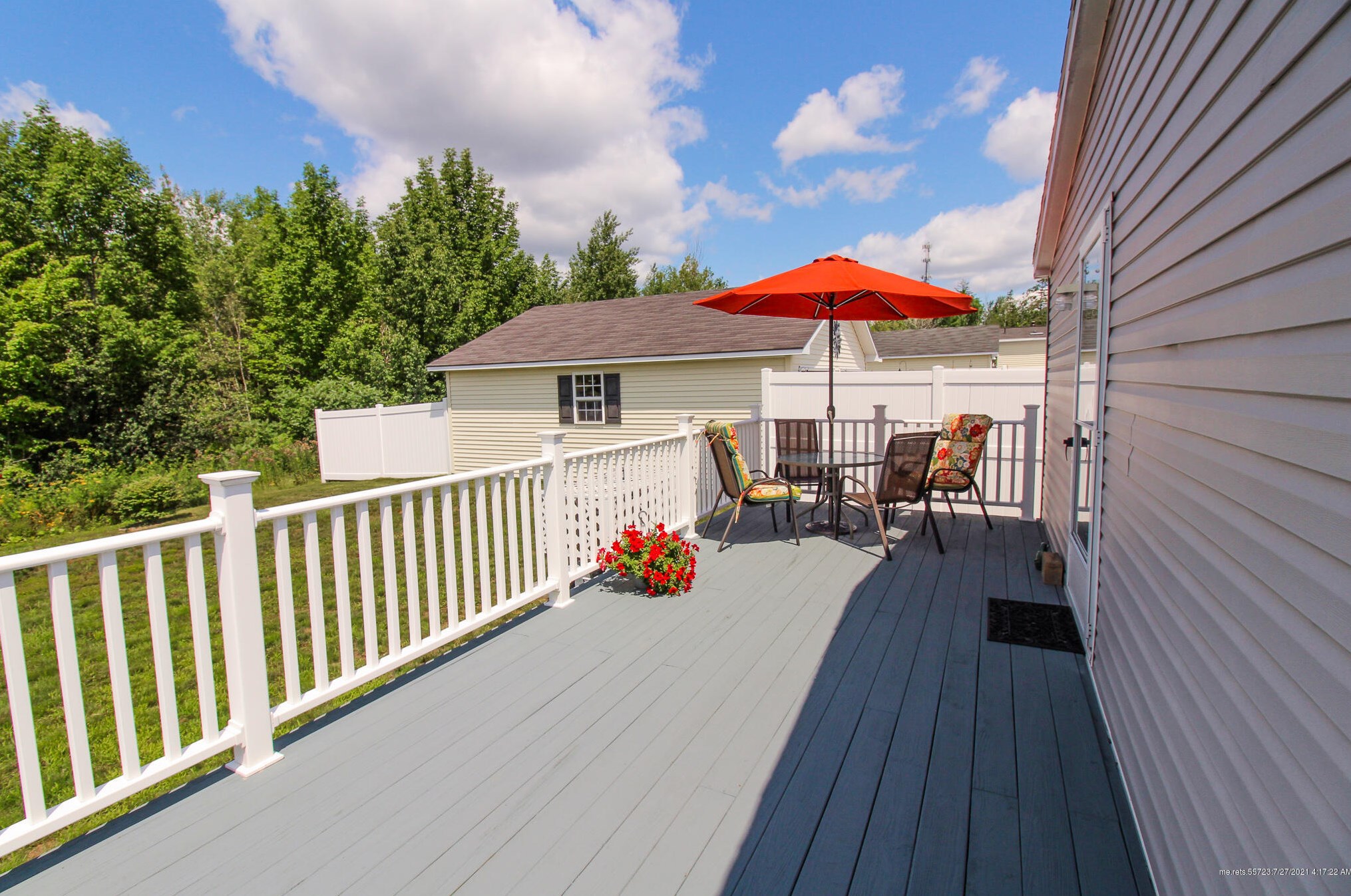 9 Ledge Cir, Bangor ME  04401-2594 exterior