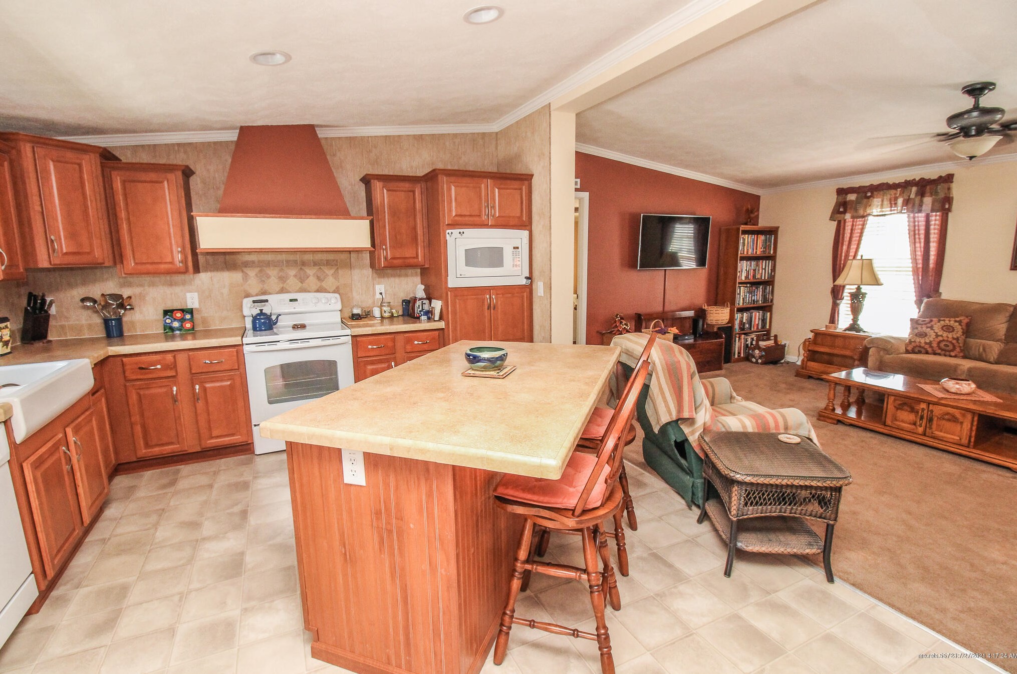 9 Ledge Cir, Bangor ME  04401-2594 exterior