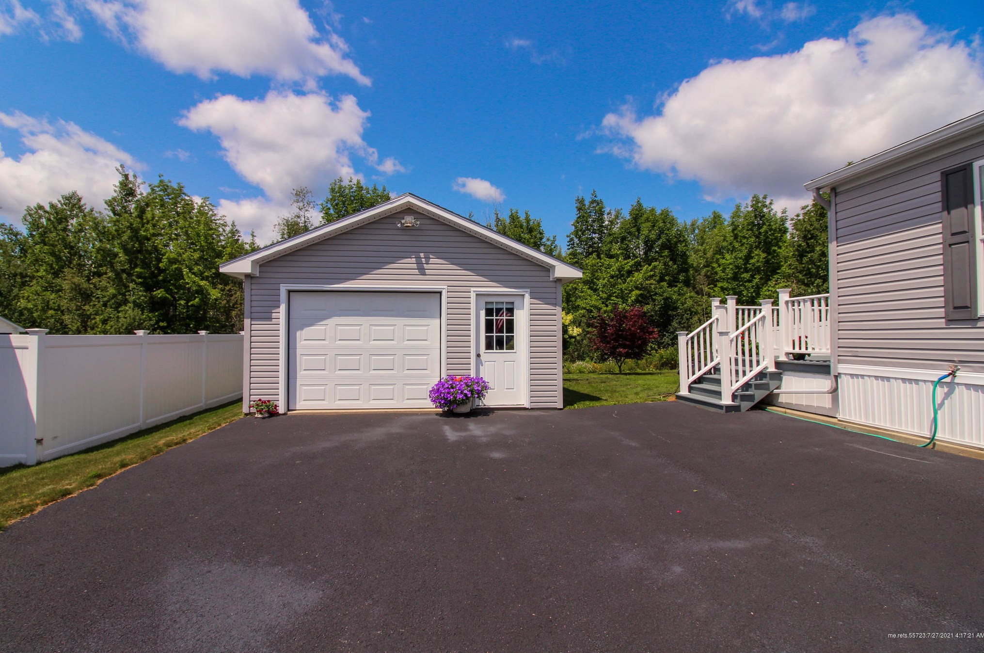 9 Ledge Cir, Bangor ME  04401-2594 exterior