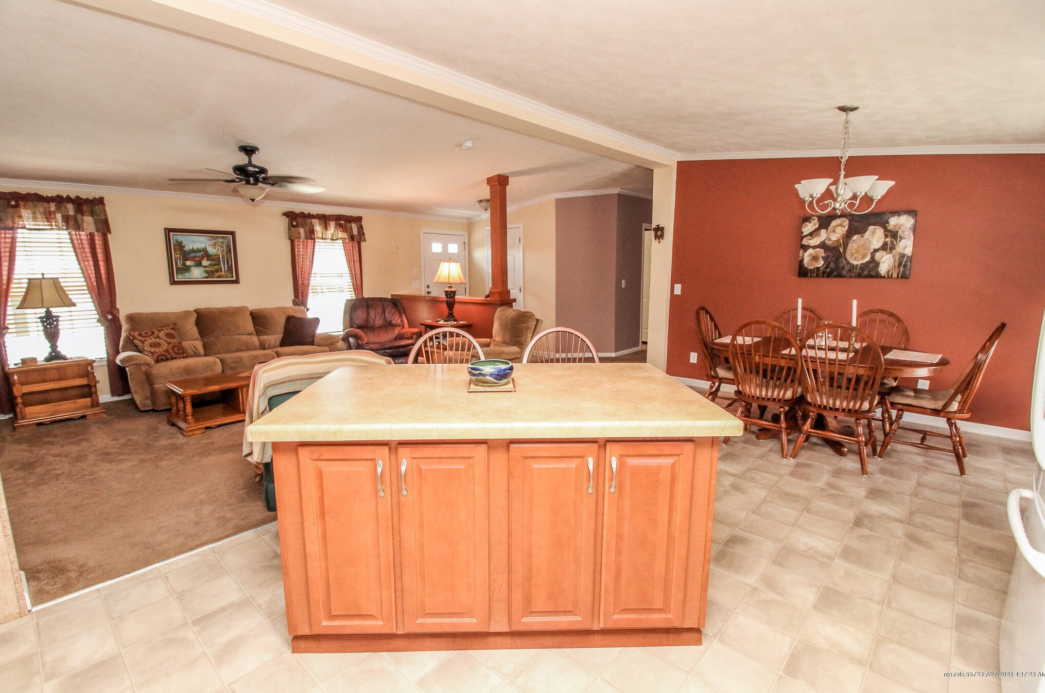 9 Ledge Cir, Bangor ME  04401-2594 exterior