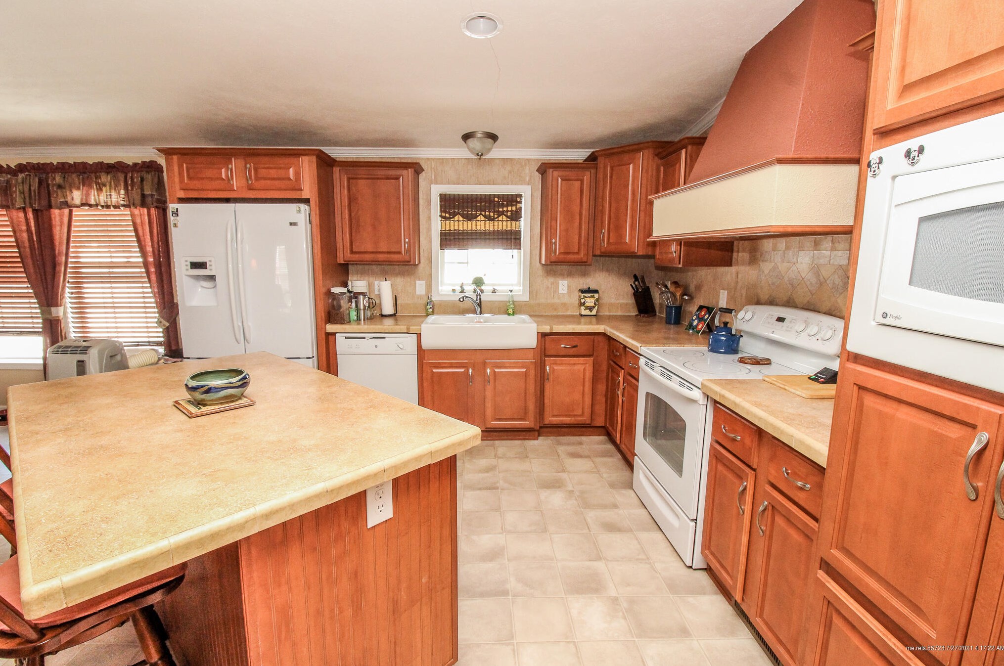 9 Ledge Cir, Bangor ME  04401-2594 exterior