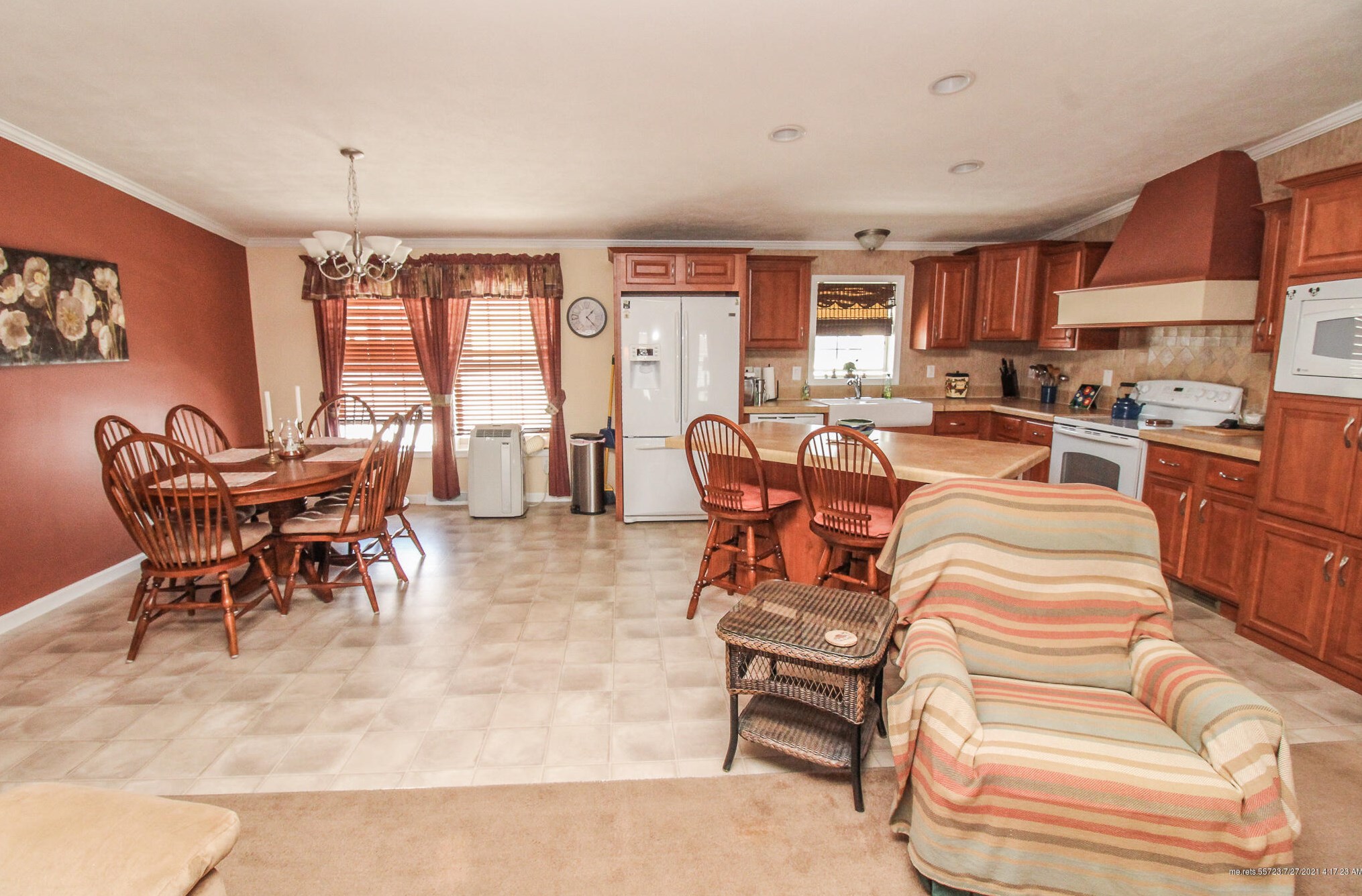 9 Ledge Cir, Bangor ME  04401-2594 exterior