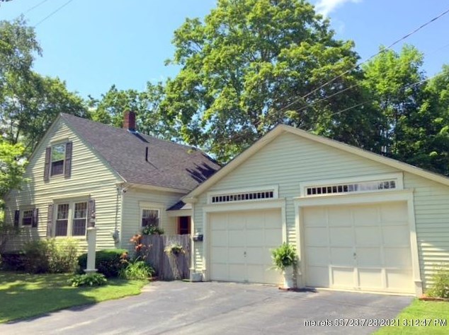 22 Prospect St, Skowhegan ME  04976-1912 exterior