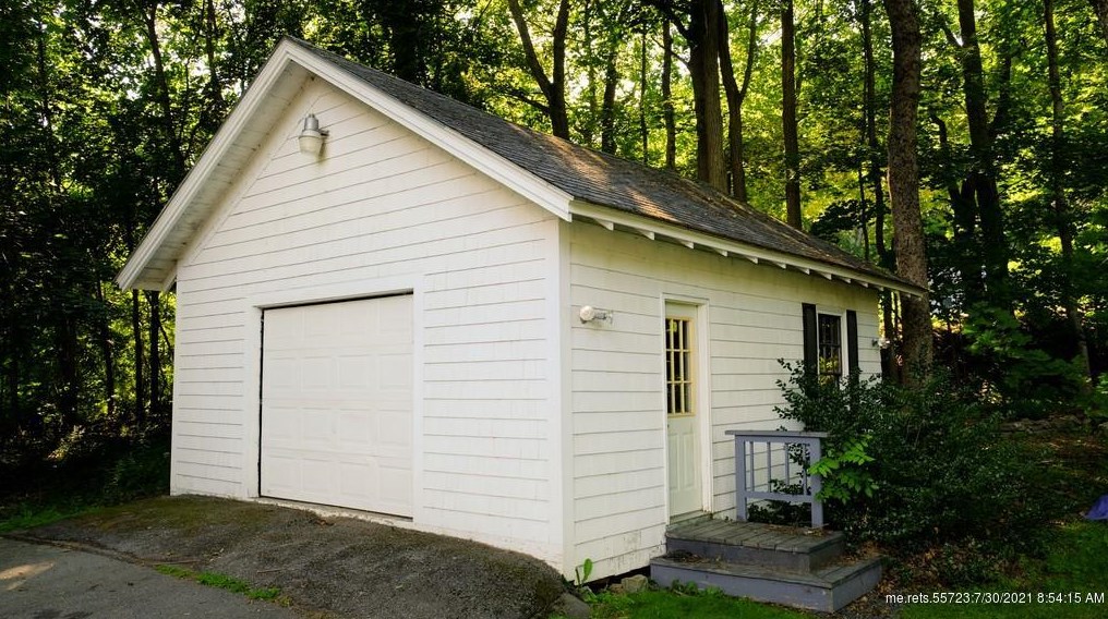 394 Main Rd, Newburgh ME  04444-1110 exterior